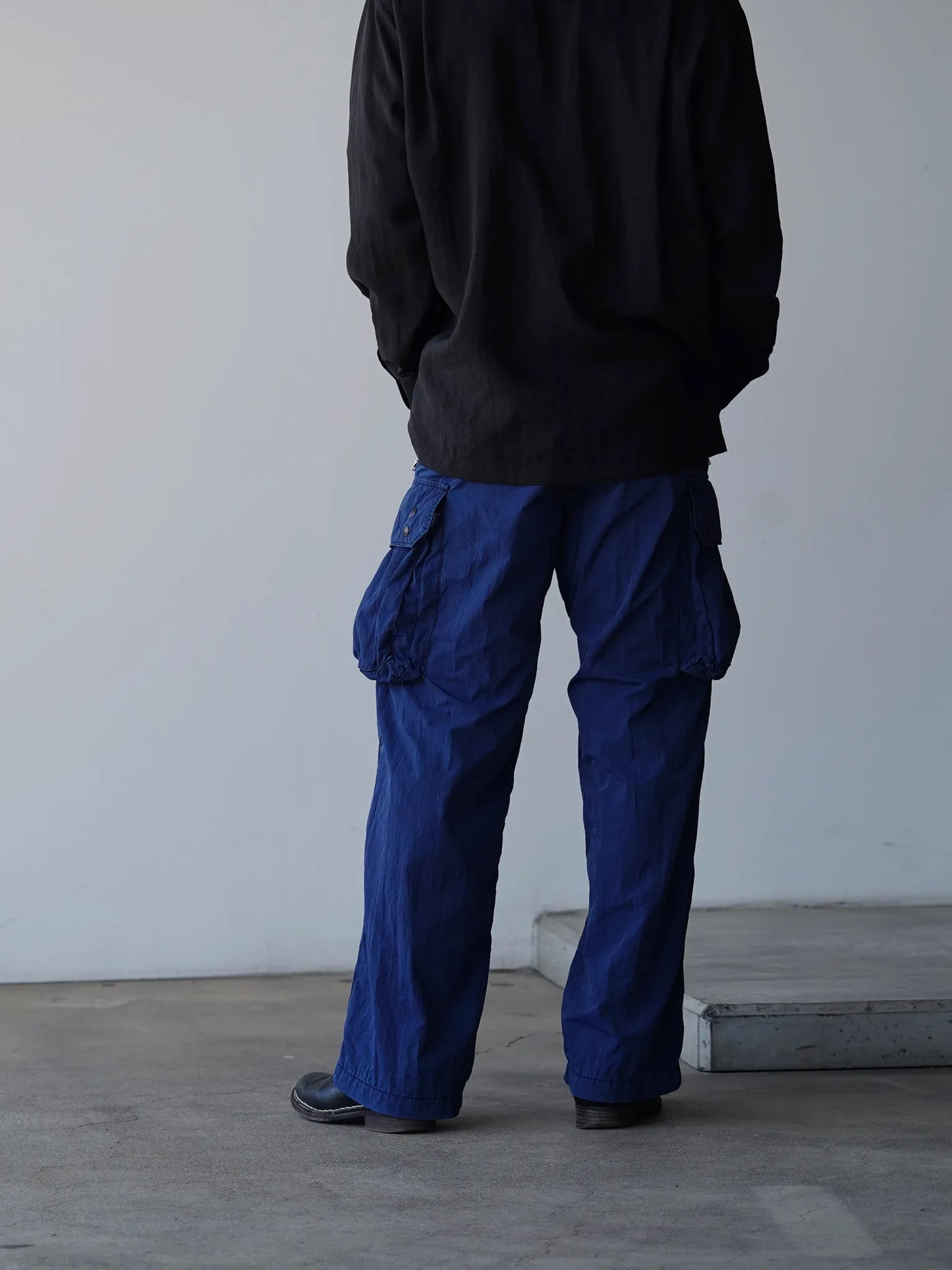 THE NULABEL | GARMENT DYED CARGO TRS NATURAL INDIGO