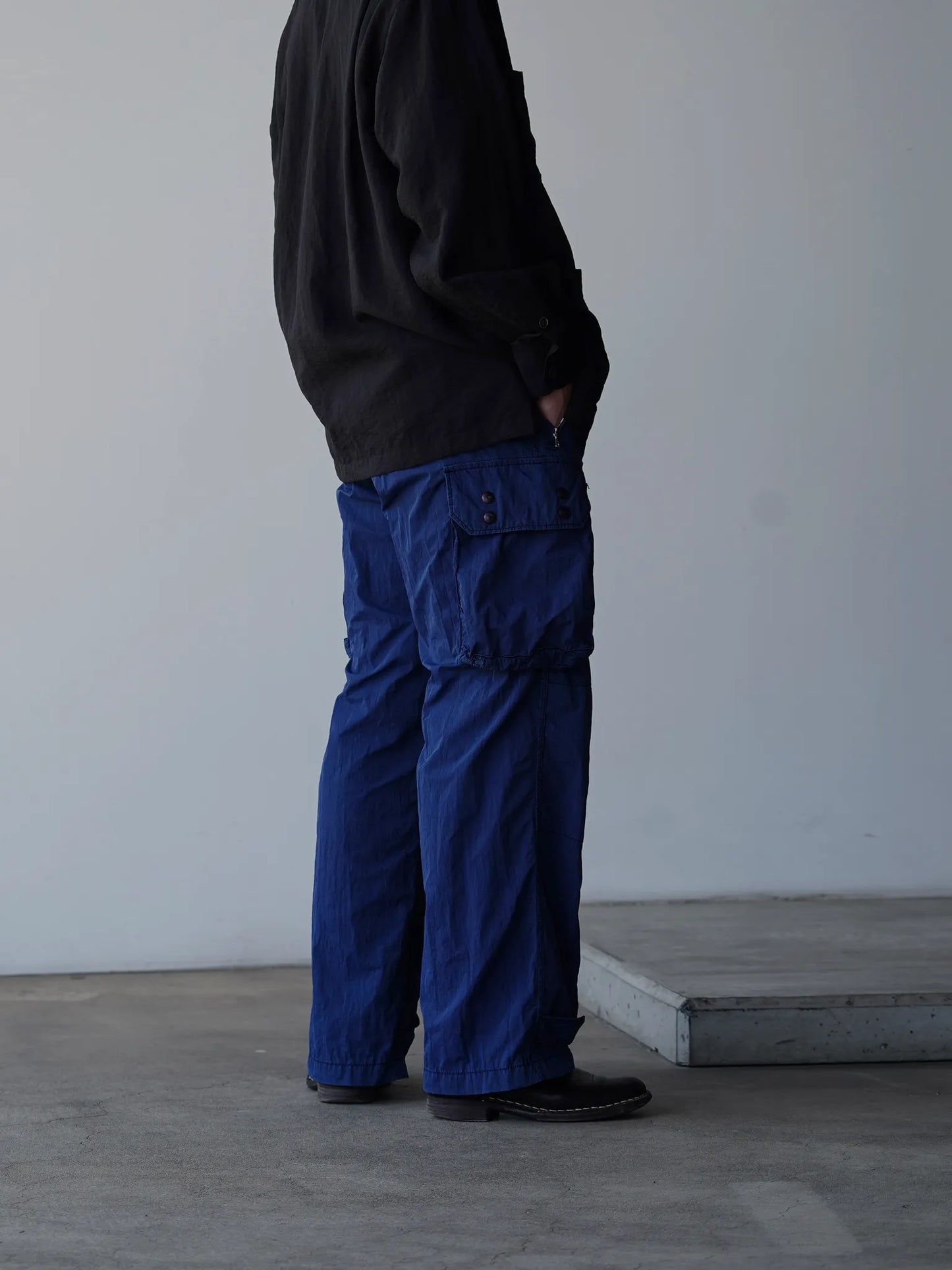 THE NULABEL | GARMENT DYED CARGO TRS NATURAL INDIGO