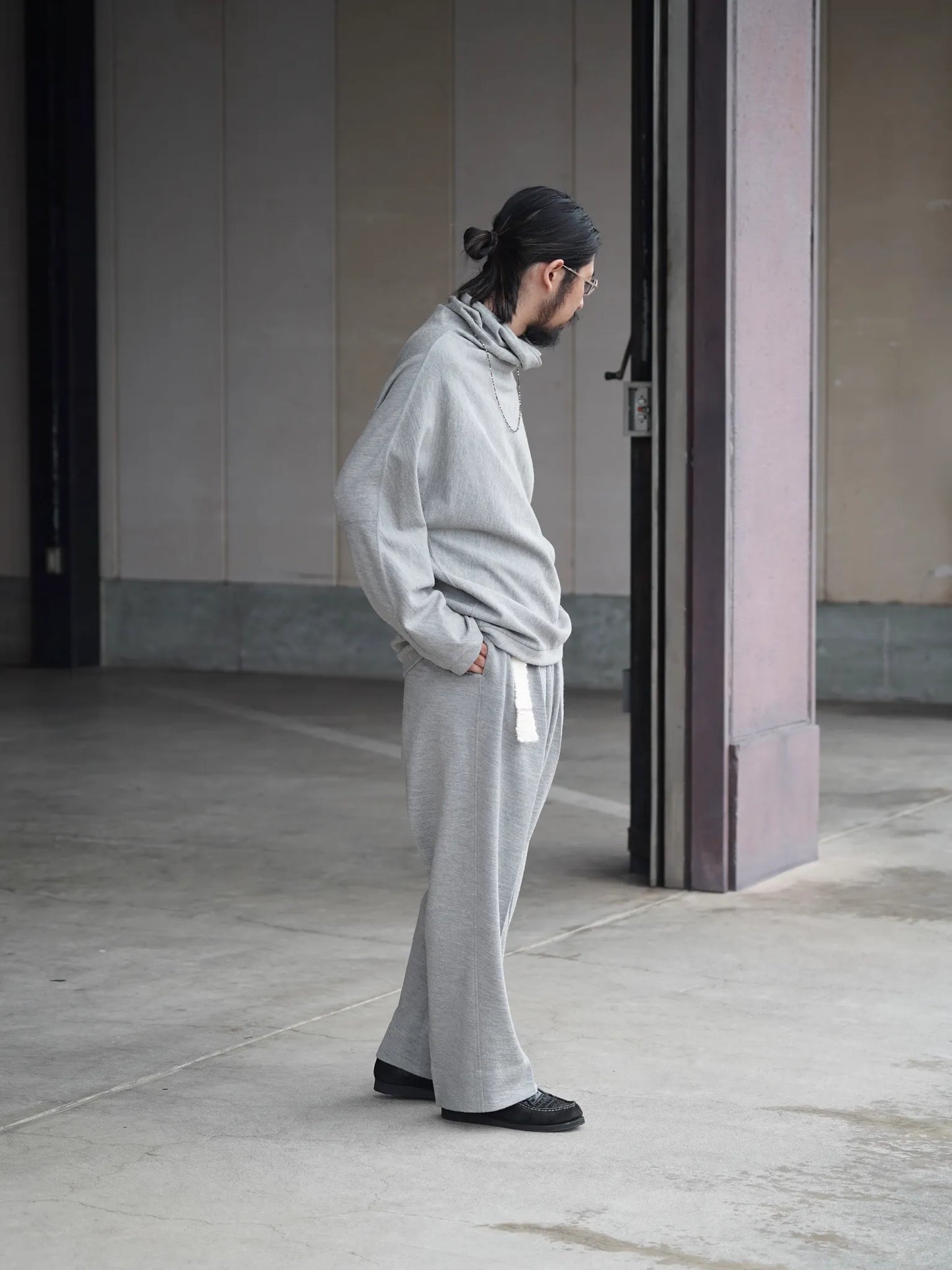 nonnotte | Elastic In-Tuck Wide Tapered Trousers Toasted Oatmeal