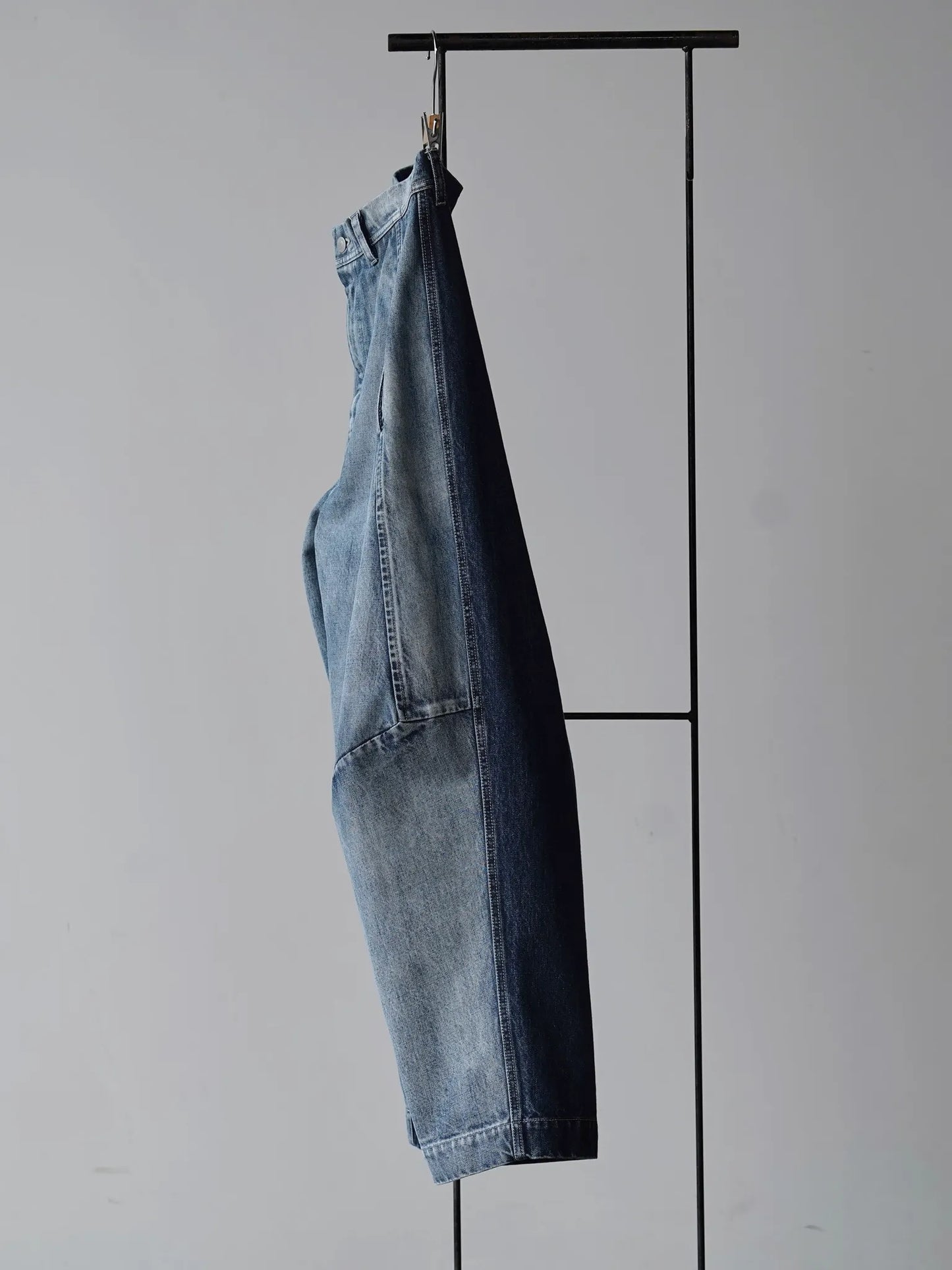 Nomàt | Two-tone Denim Curved Pants Sax Blue