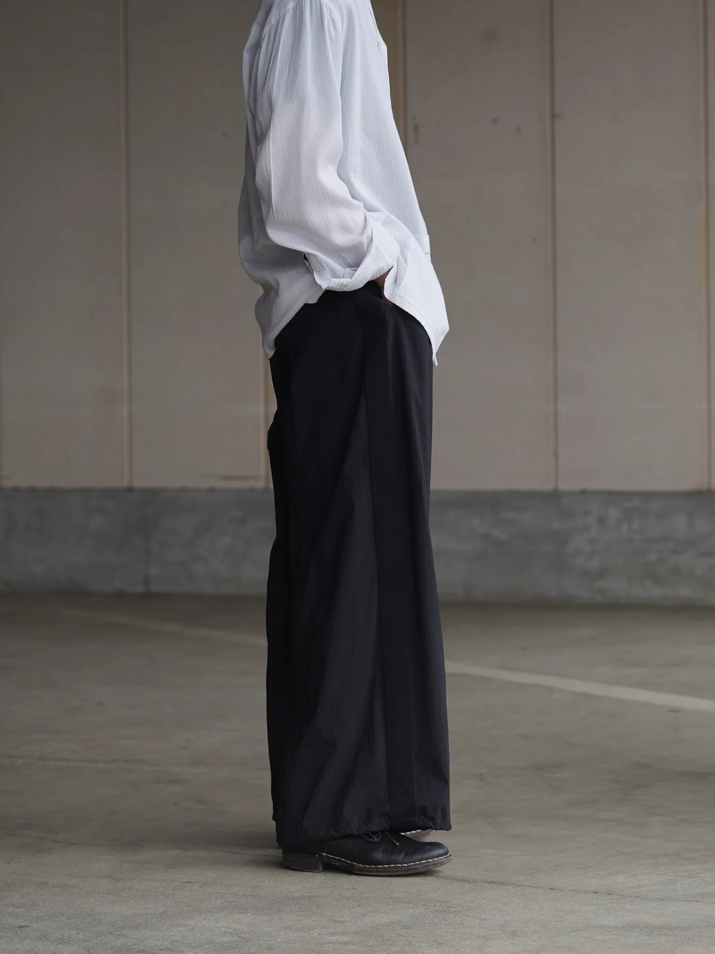 irenisa-belted-form-change-pants-black-4