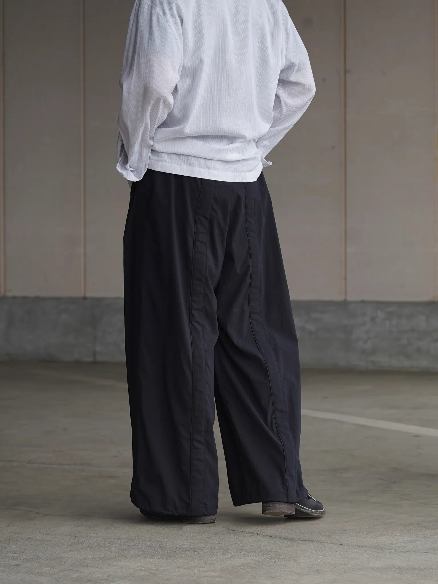 irenisa-belted-form-change-pants-black-2