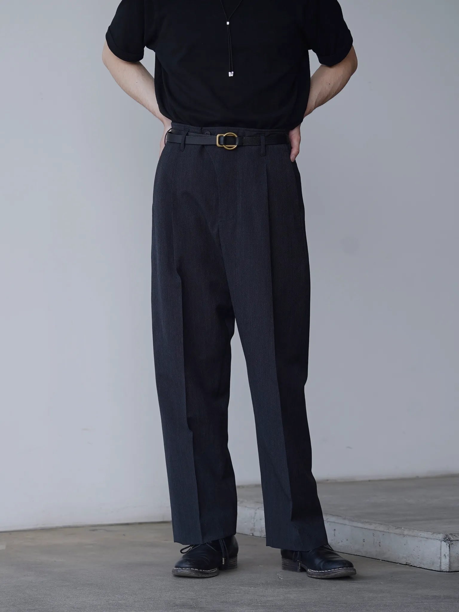 山内◇25ss/3ply ウールクロス・サイドーシームレスワンタックパンツ/2