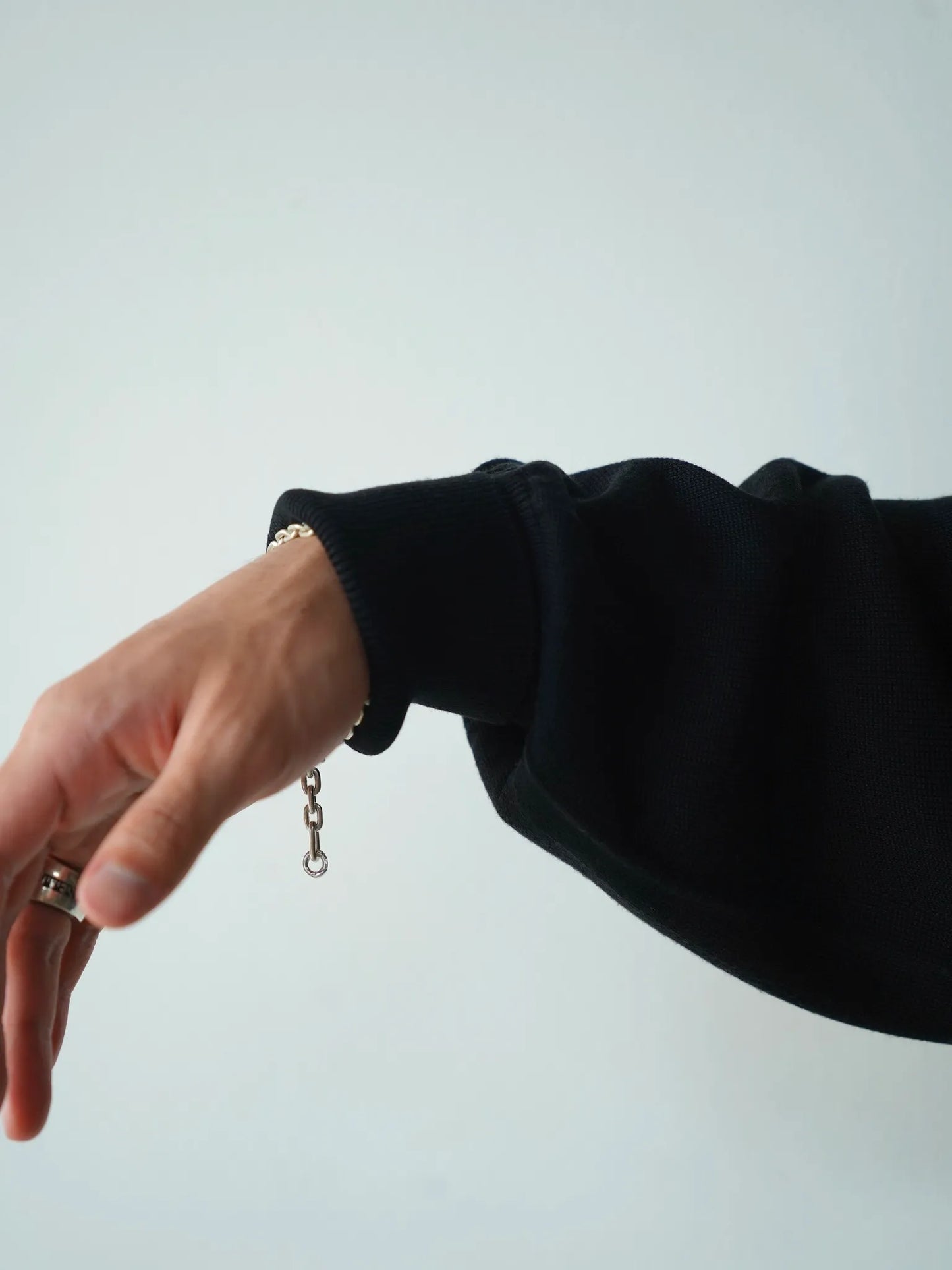 Olde H & Daughter | SILK PLAIN STITCH CREW L/S BLACK