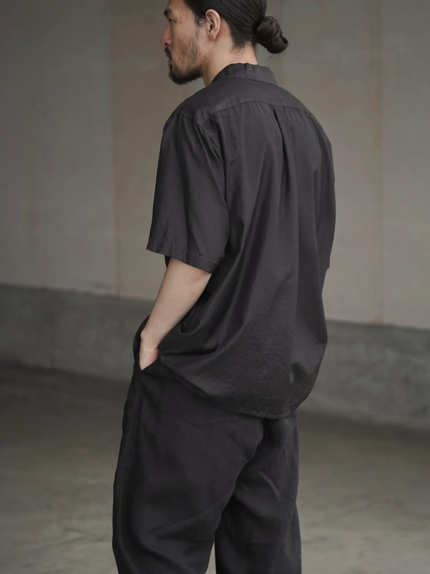 COMOLI | ウールシルク 半袖オープンカラーシャツ BROWN