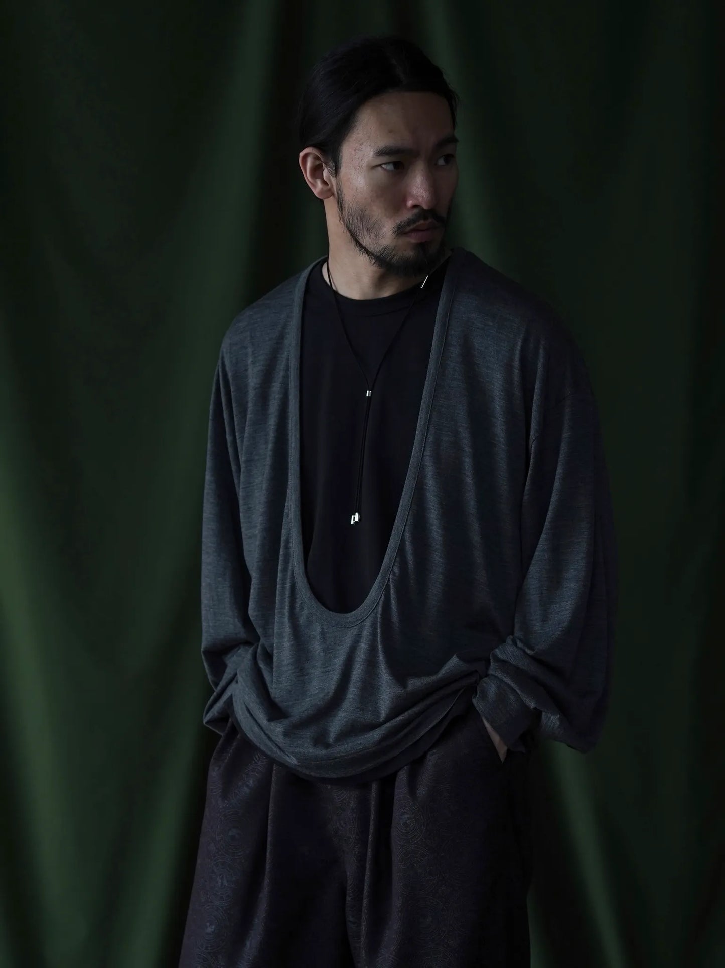 nonnotte-drape-u-pullover-with-cuff-sleeve-charcoal-4