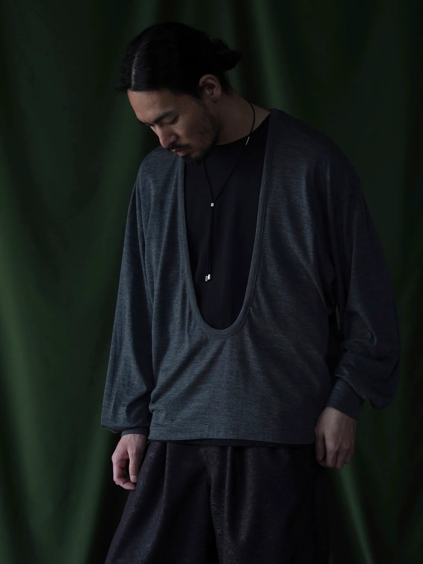 nonnotte-drape-u-pullover-with-cuff-sleeve-charcoal-2