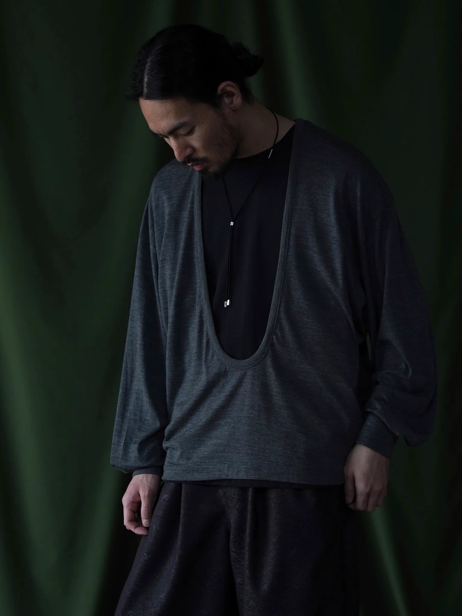 nonnotte-drape-u-pullover-with-cuff-sleeve-charcoal-2