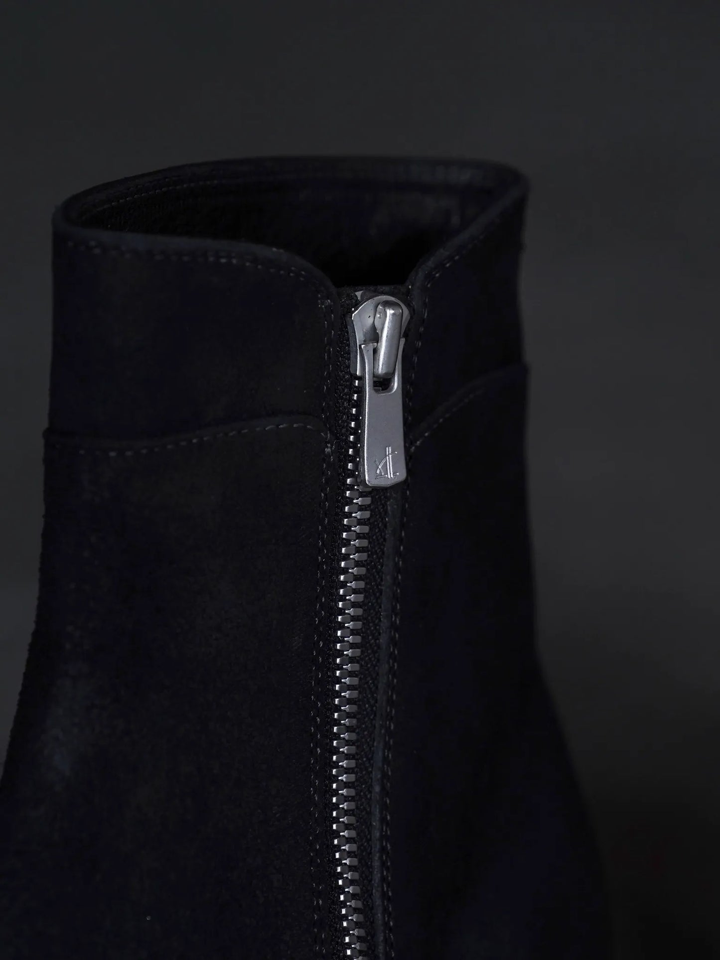 post-production-side-zip-boots-waxed-ezojika-suede-black-7