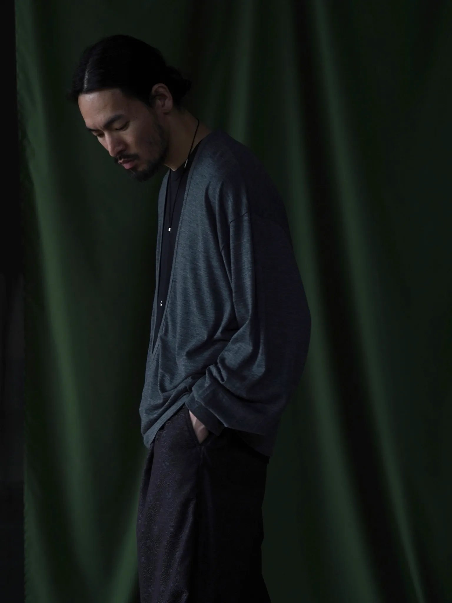 nonnotte-drape-u-pullover-with-cuff-sleeve-charcoal-3