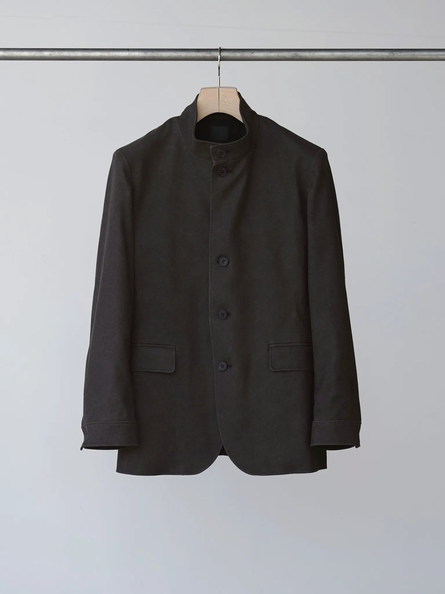 山内-泥染めツイル-スタンドカラージャケット-doro-1