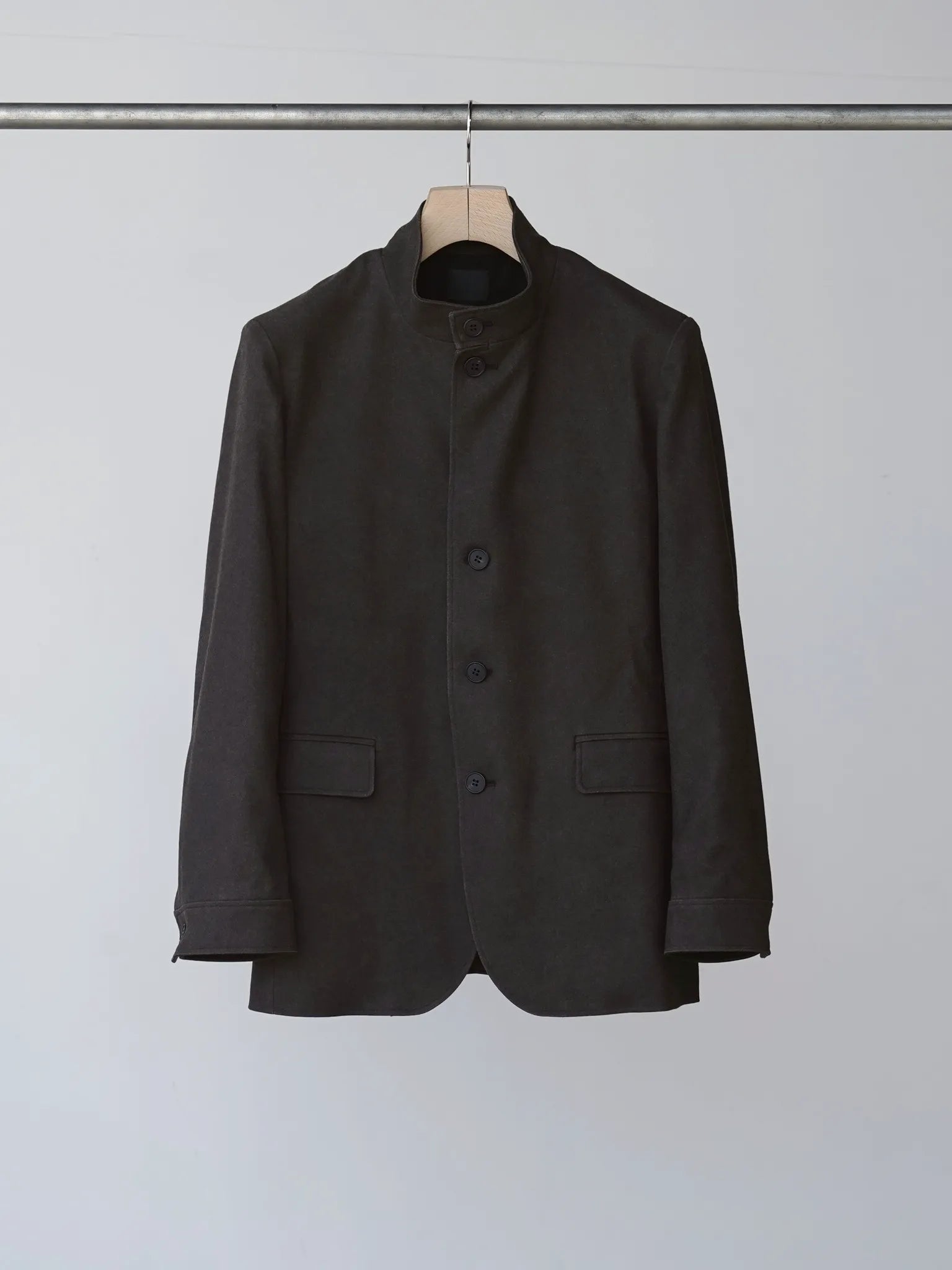 山内-泥染めツイル-スタンドカラージャケット-doro-1