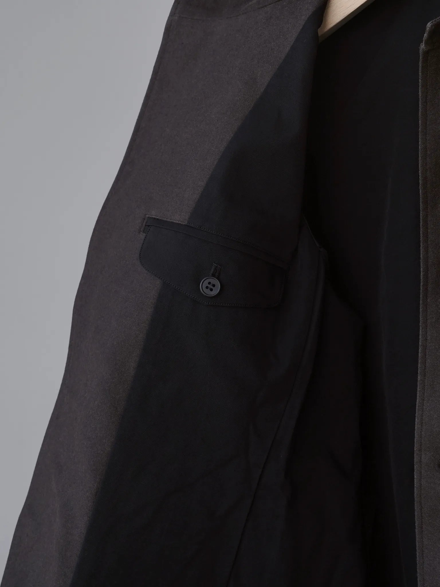 山内-泥染めツイル-スタンドカラージャケット-doro-10