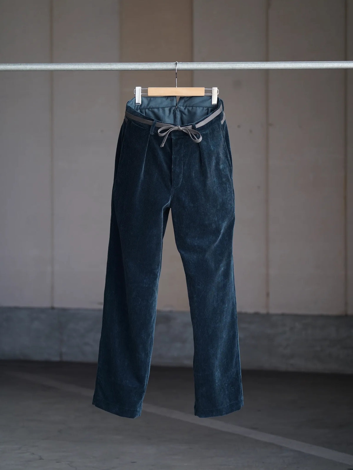 COHÉRENCE | ALAIN / 10 WALE CORDUROY FUCUS