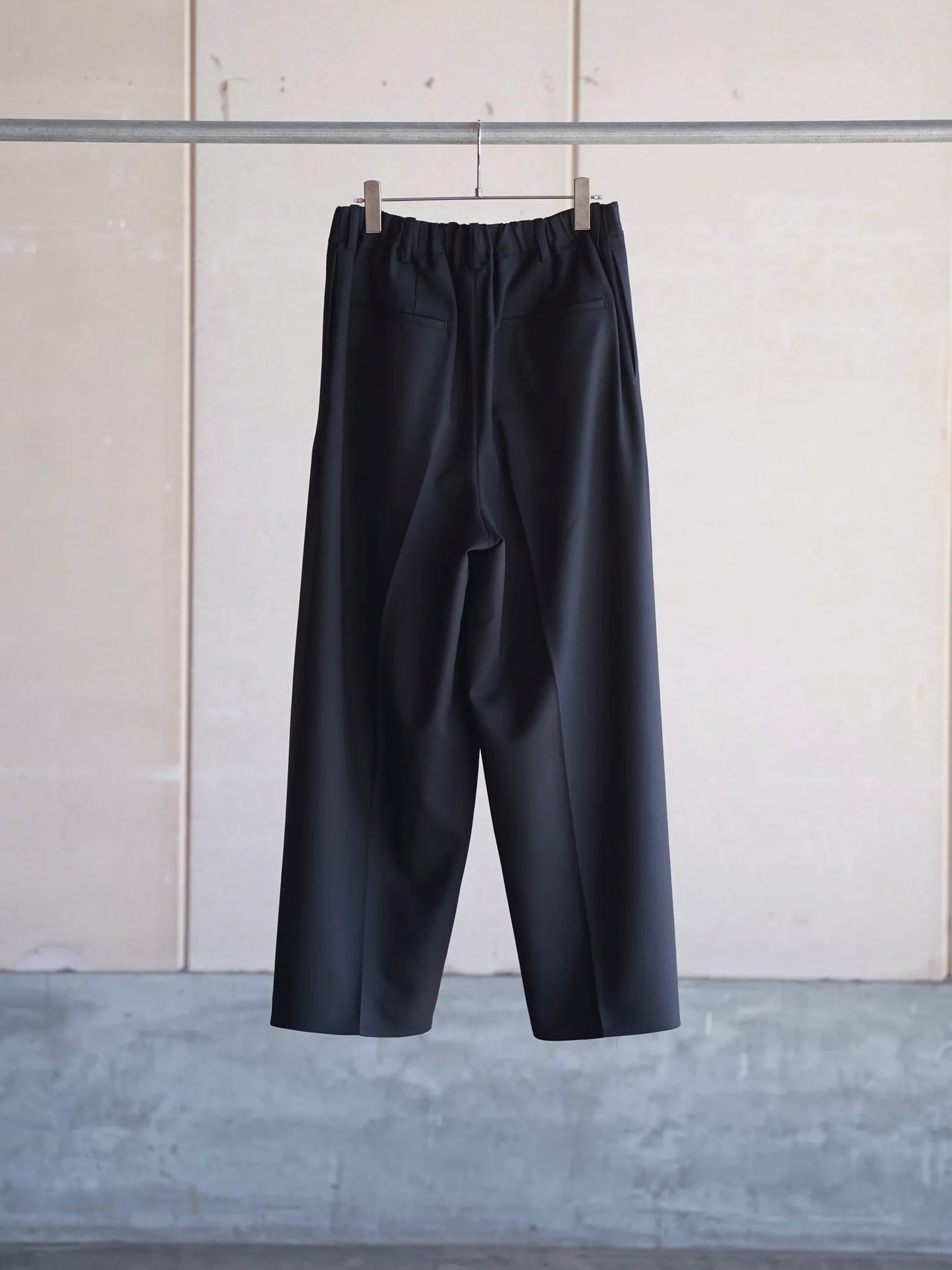 nonnotte | Draping Crotch Box Pleats One Tuck Trousers Deep Black