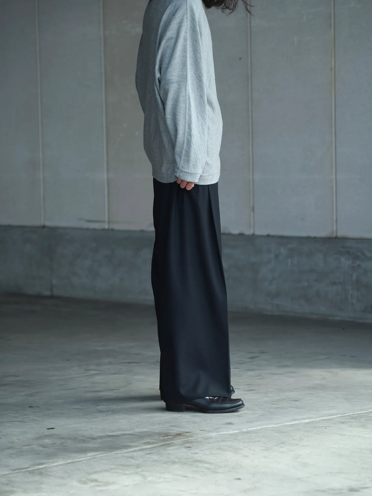 nonnotte | Draping Crotch Box Pleats One Tuck Trousers Deep Black