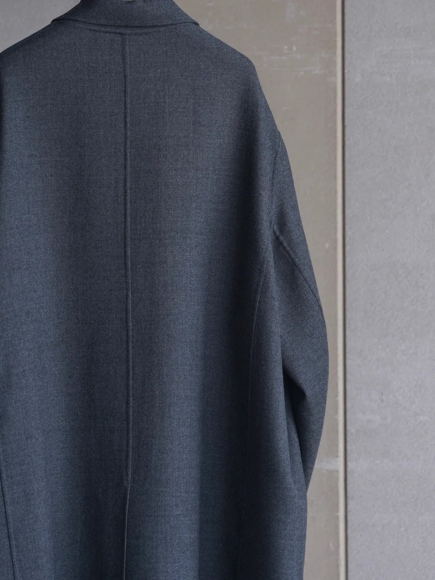 nonnotte-drapinig-gown-overcoat-charcoal-top-3