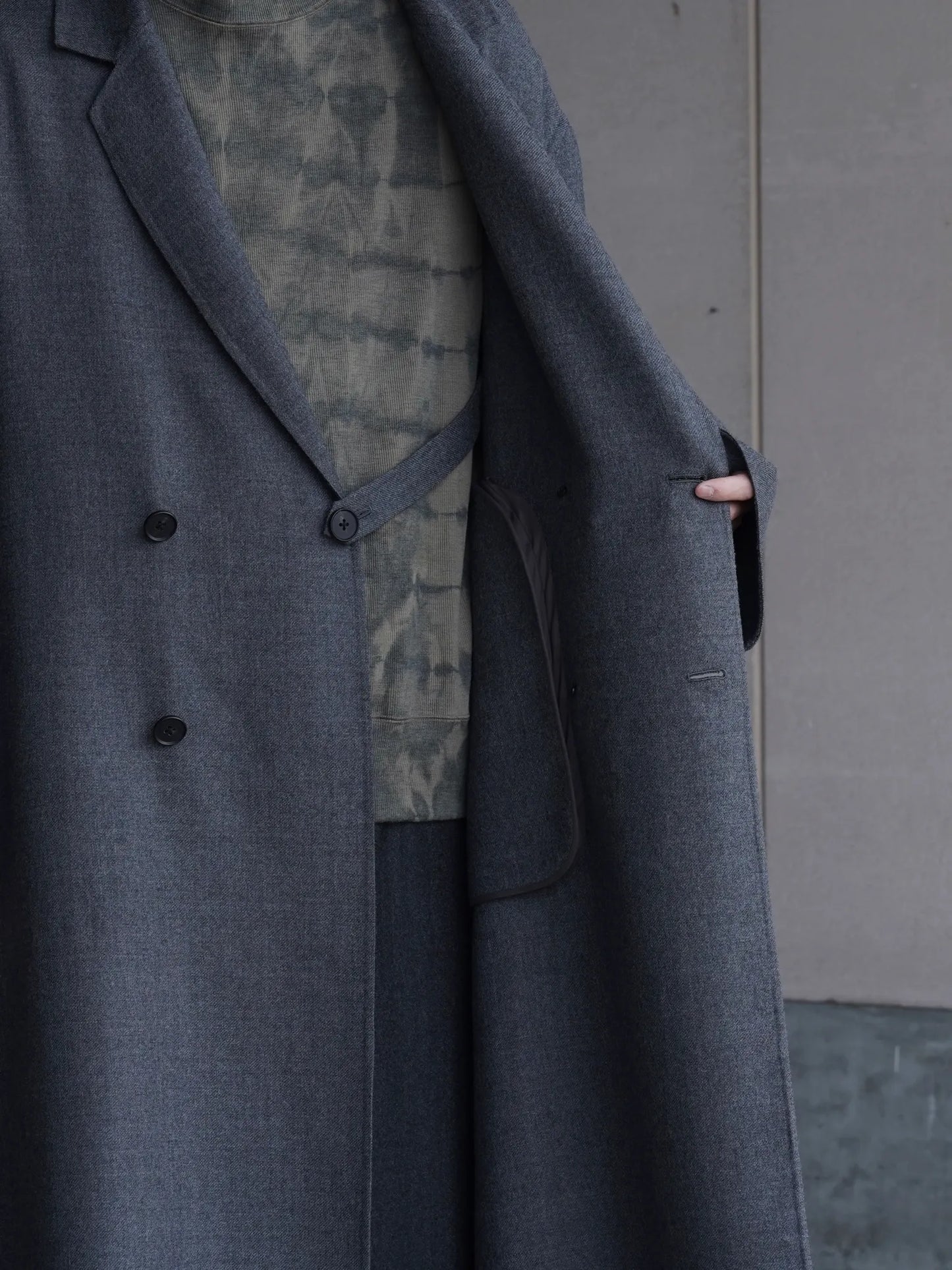 nonnotte-drapinig-gown-overcoat-charcoal-top-10