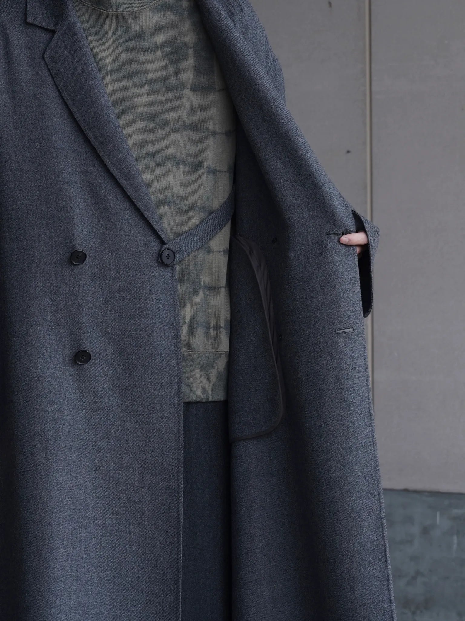 nonnotte-drapinig-gown-overcoat-charcoal-top-10