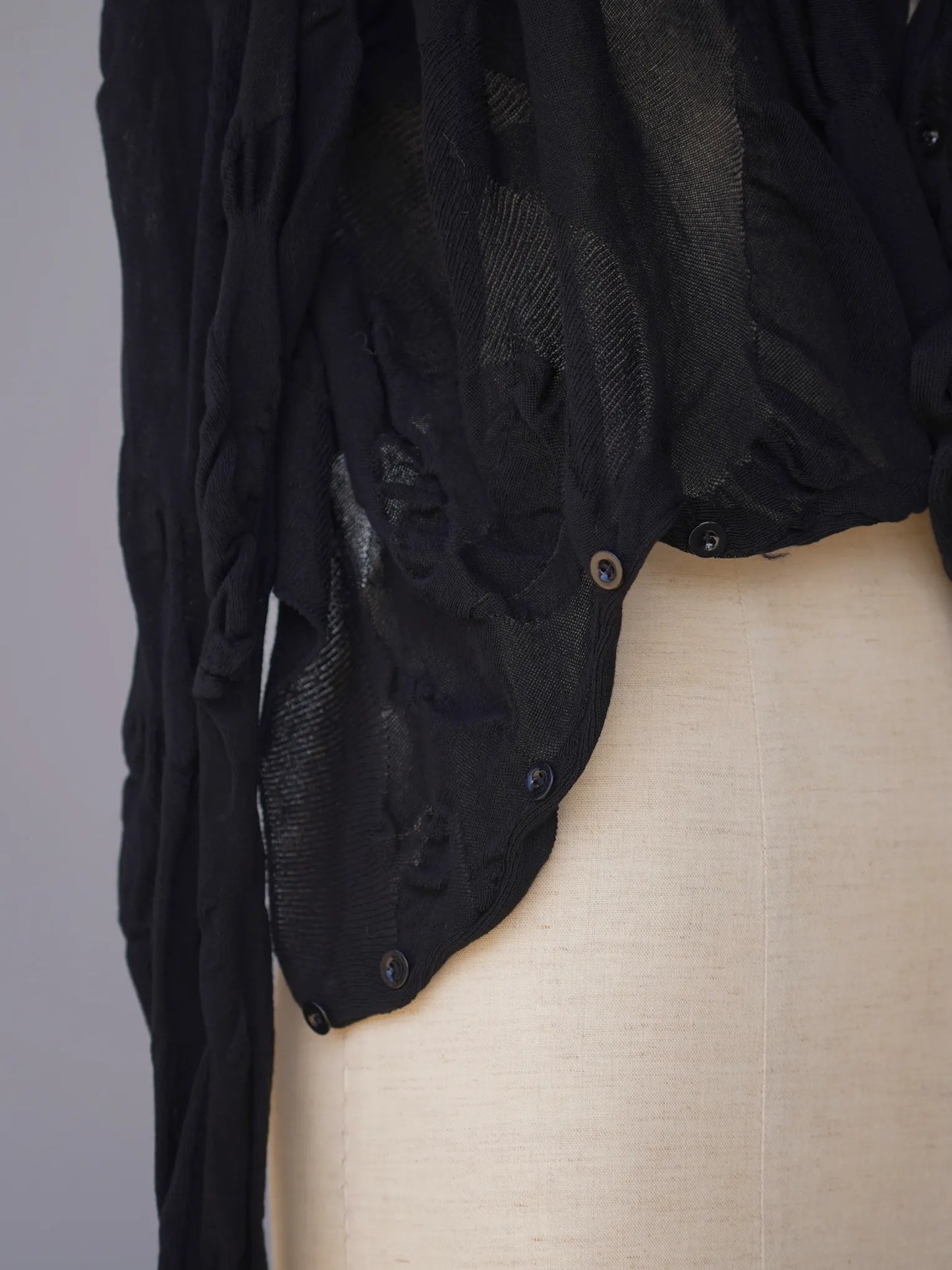 KAKAN | RIPPLE SHADOW KNIT CARDIGAN Black