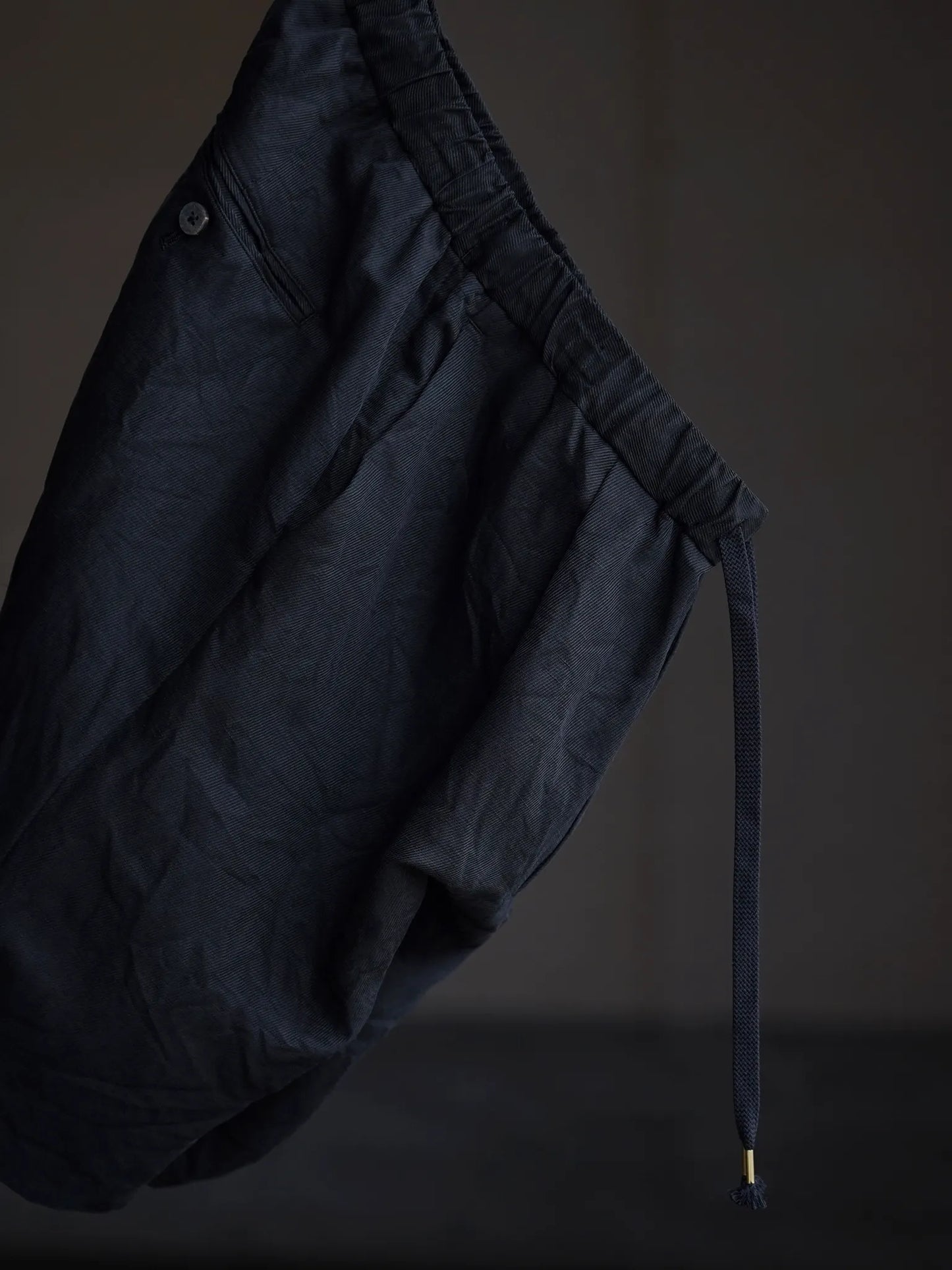 calmlence | SINGLE PLEATED EASY SHORTS BLK