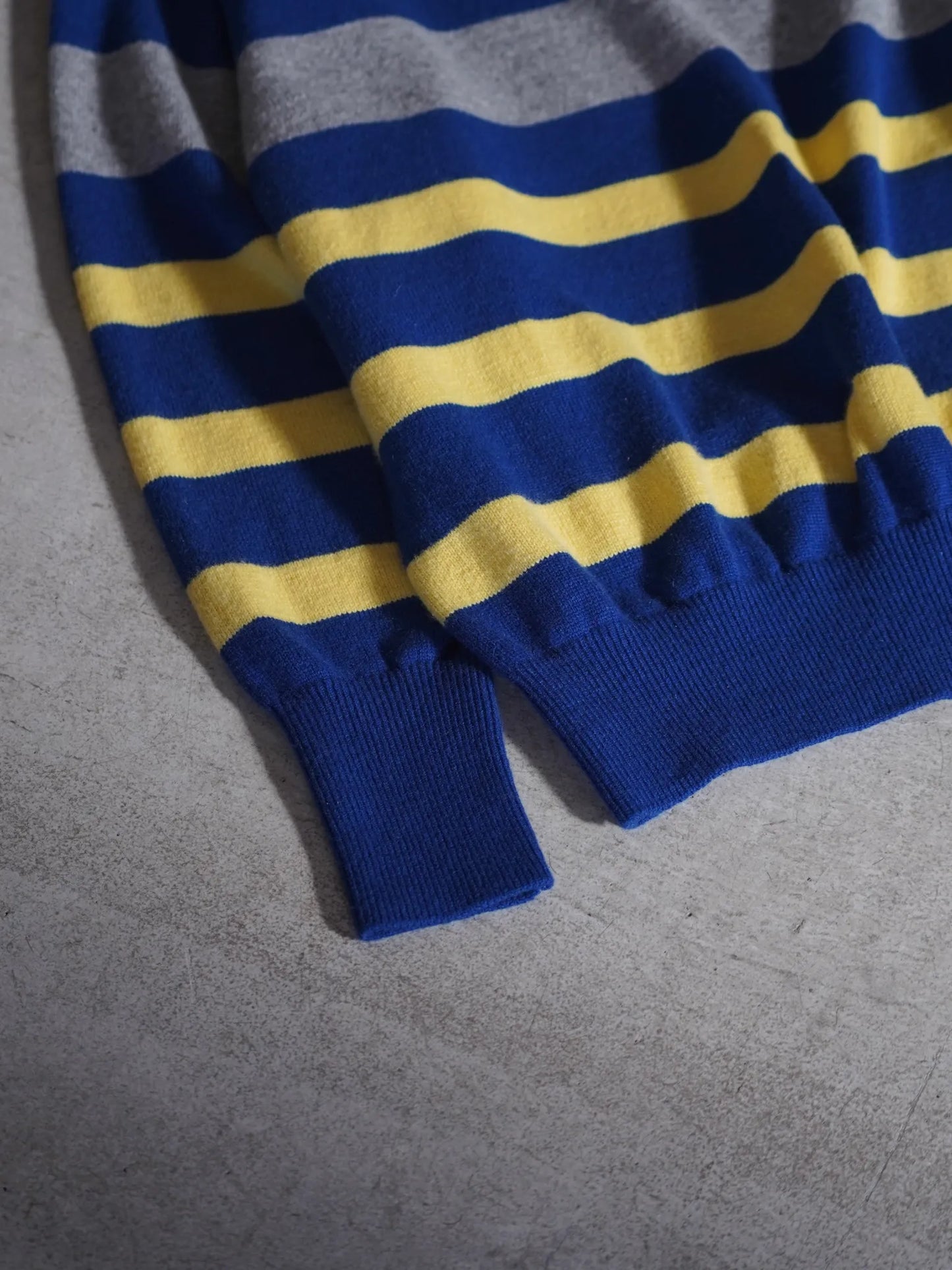 HERILL | Cashmere Mockneck Blue