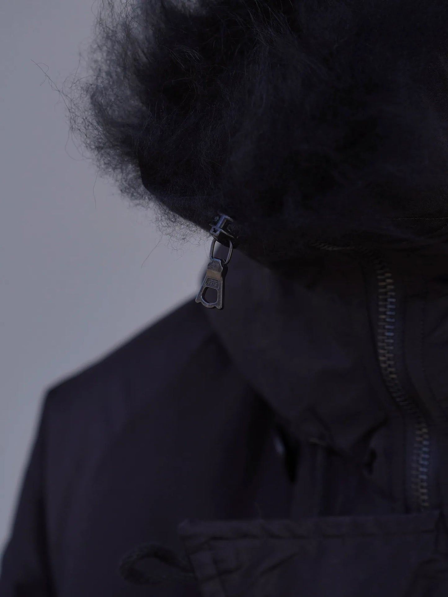 COMOLI | コットンシルク ミリタリーフーデッドジャケット BROWN