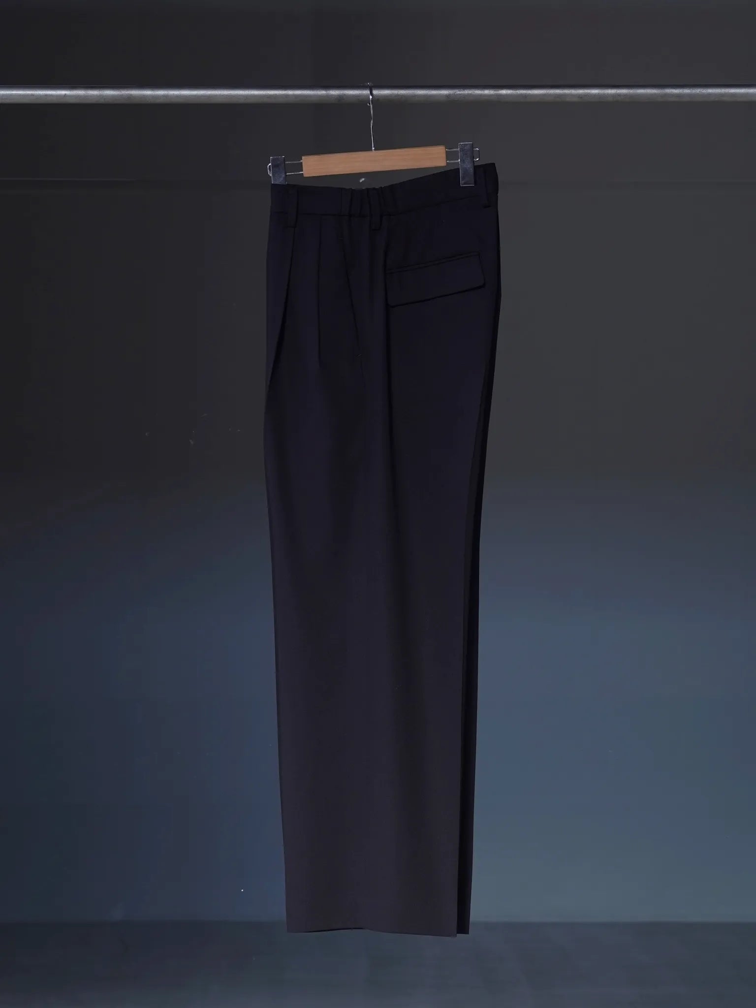 irenisa-two-tucks-wide-trousers-dark-brown-3