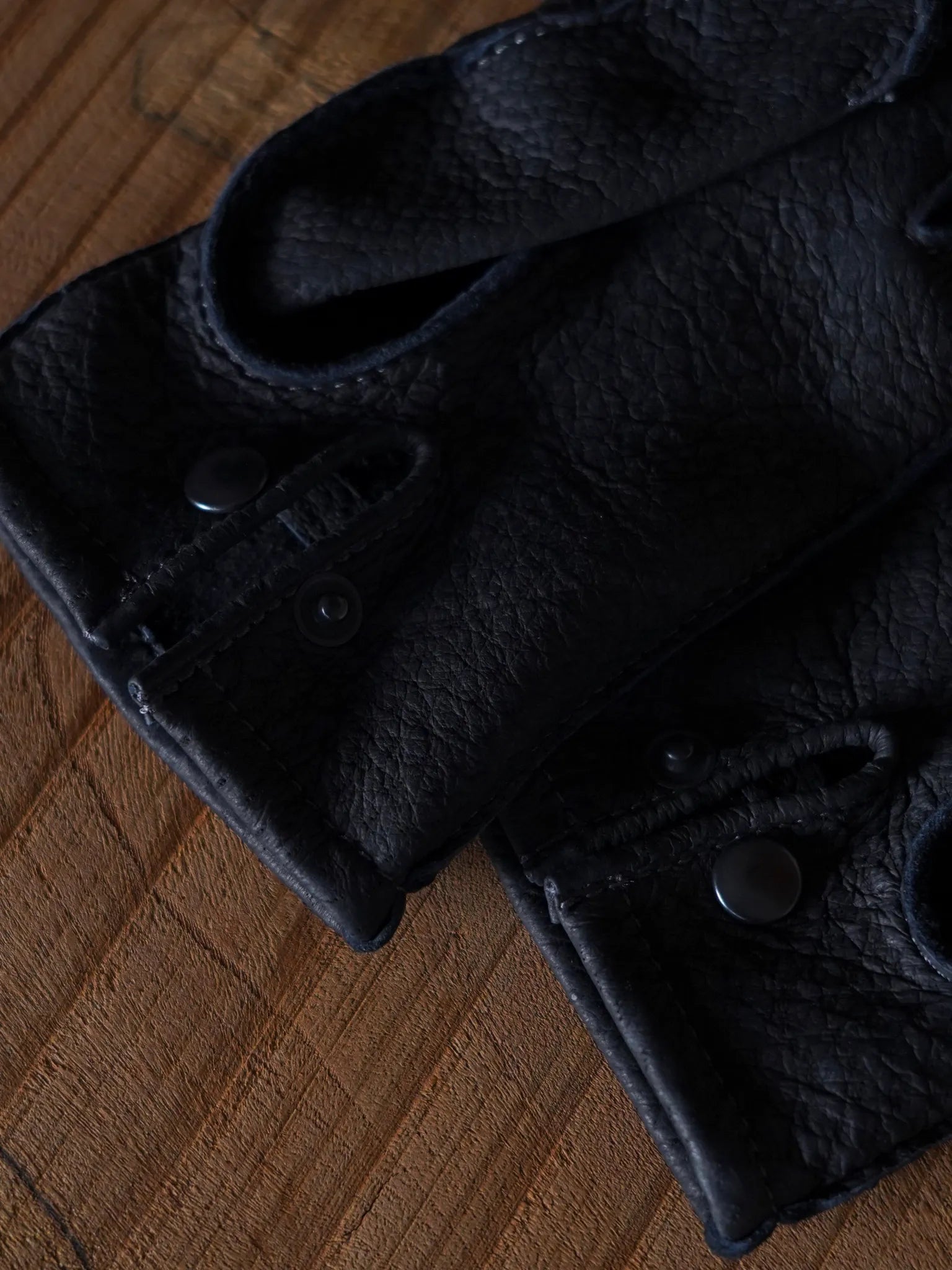 post-production-country-gloves-peccary-unlining-black-3