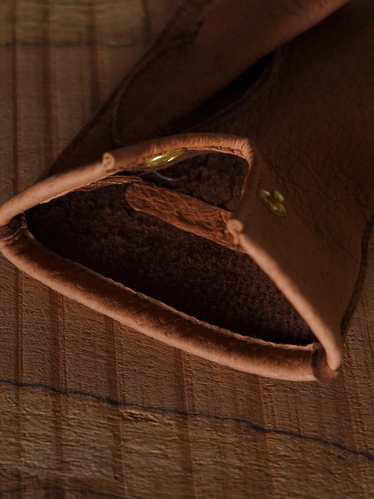 post-production-country-gloves-peccary-unlining-cork-2