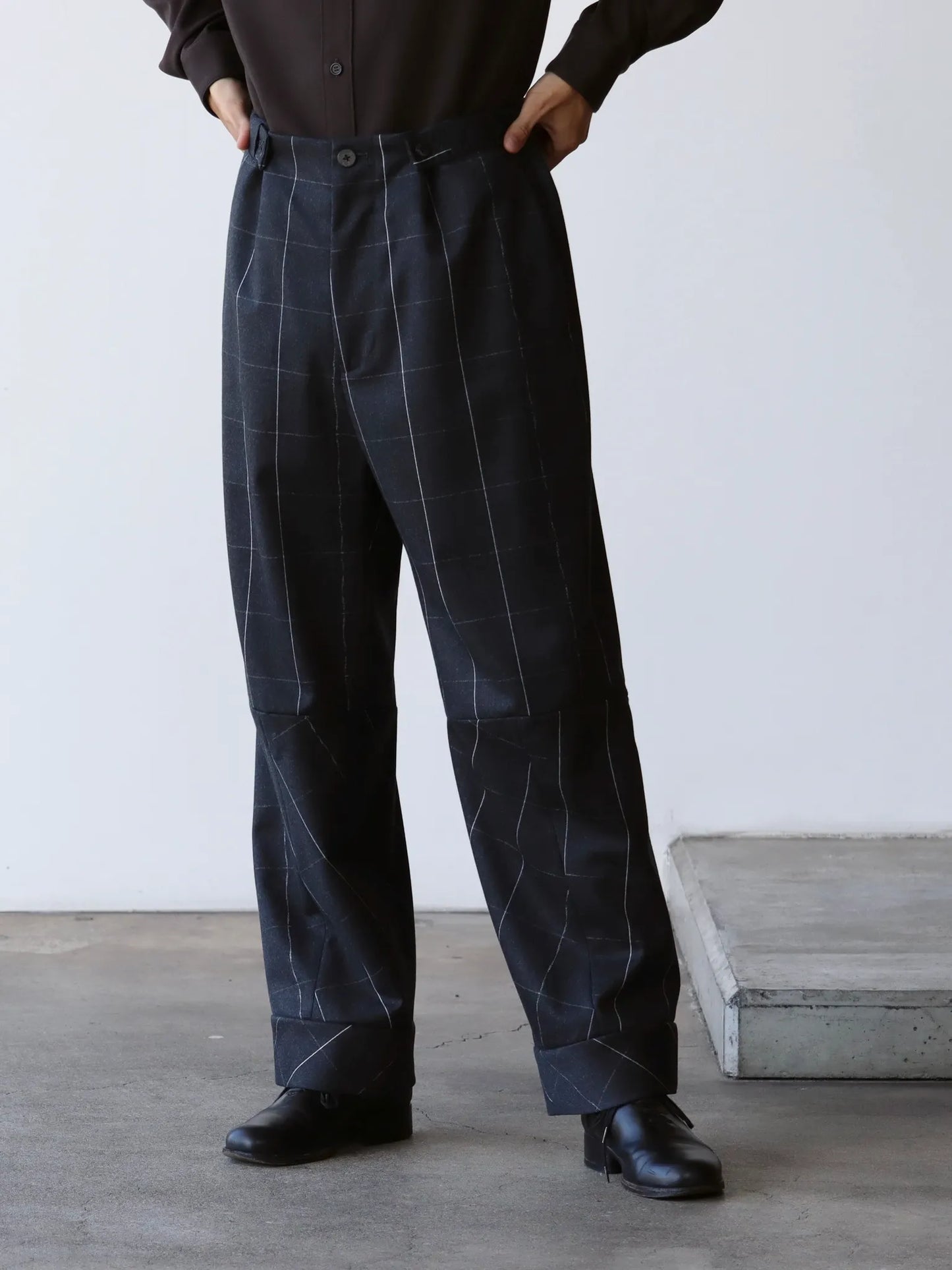 amachi. | Grid Shifting Pants Dark Gray