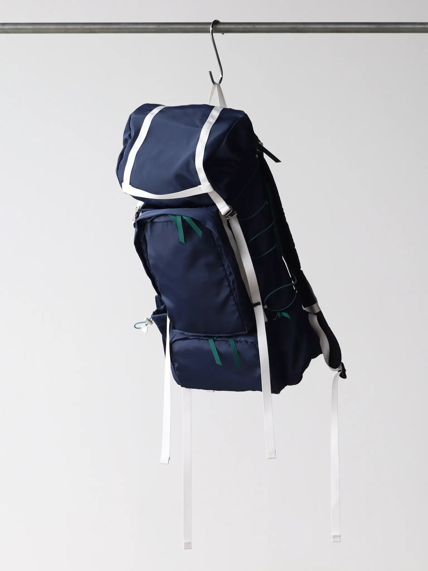 graphpaper-mountain-back-pack-navy-1