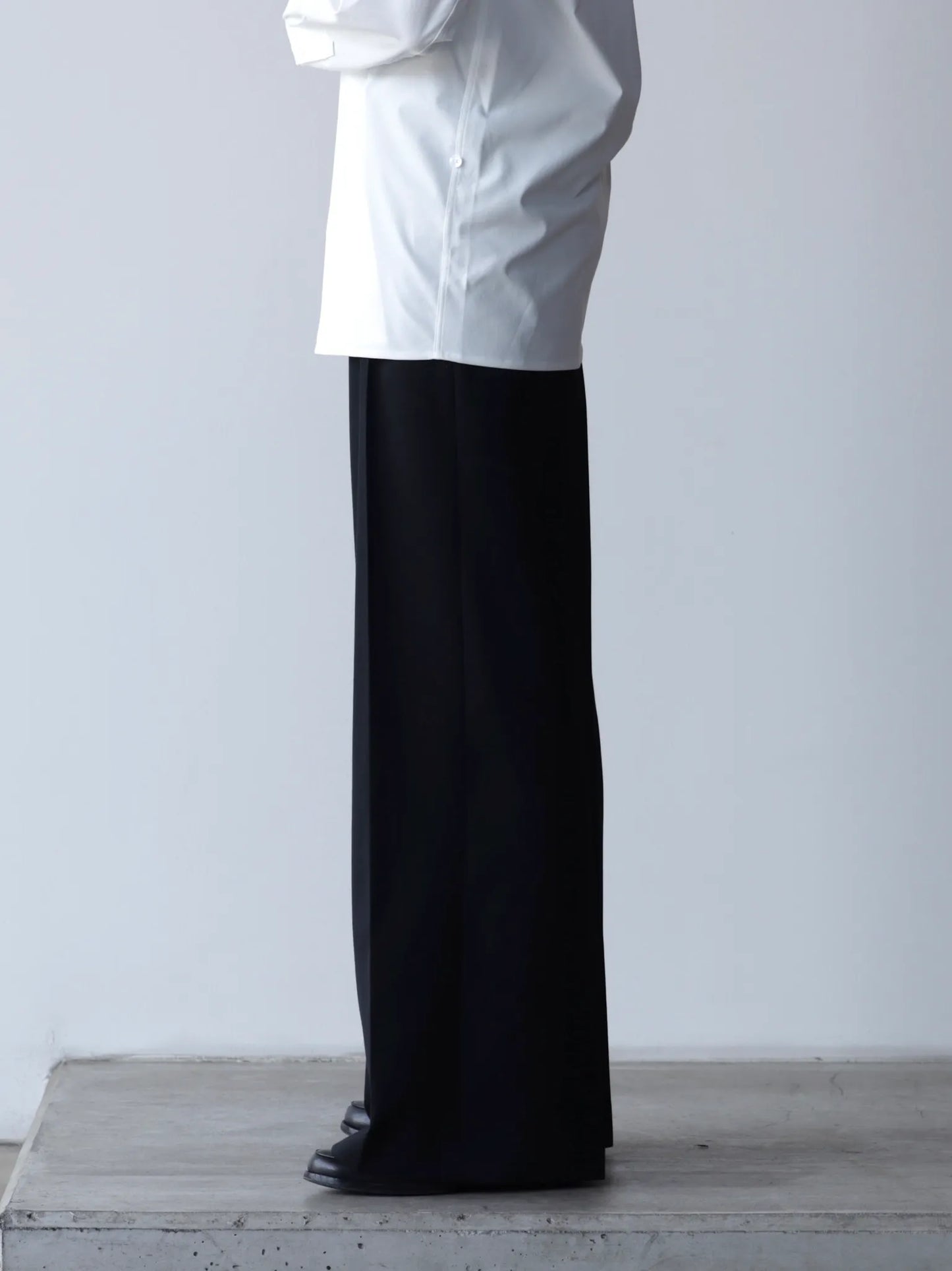 sean-suen-folded-wool-trousers-black-2