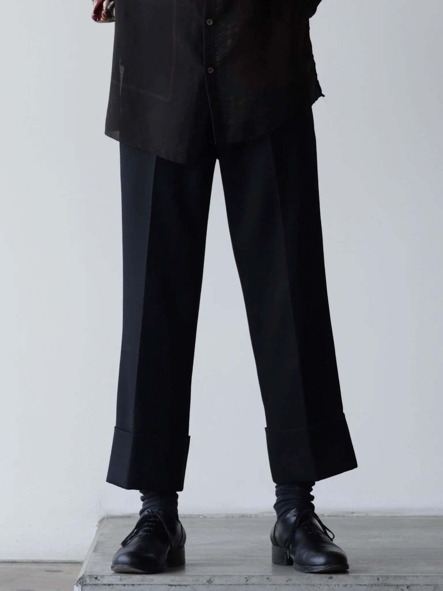 sean-suen-rolled-cuffs-trousers-black-1
