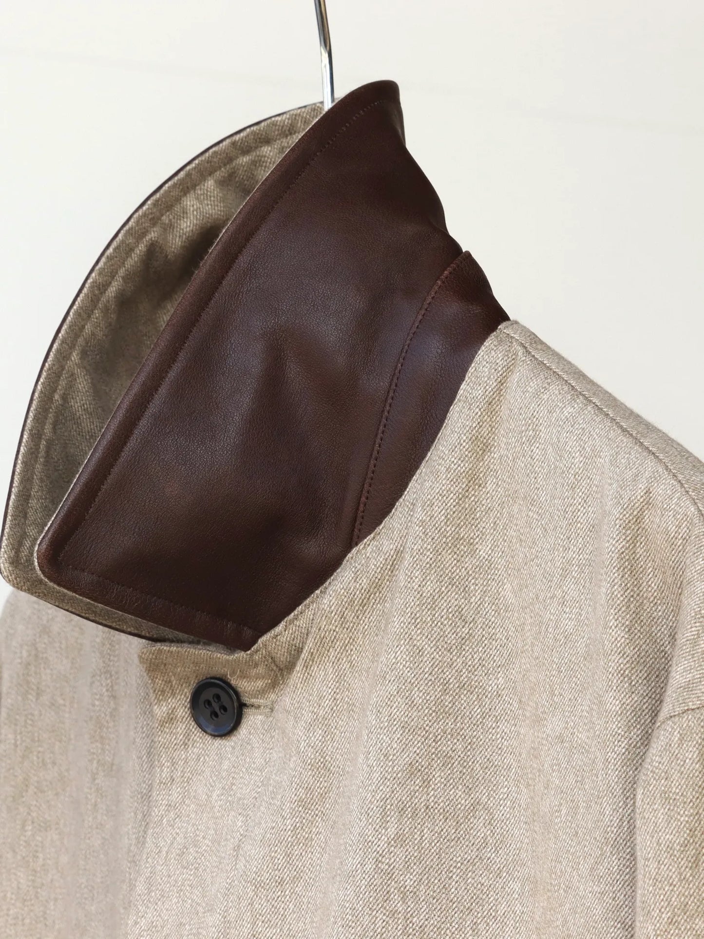 HERILL | Cotton twill Short coat Beige