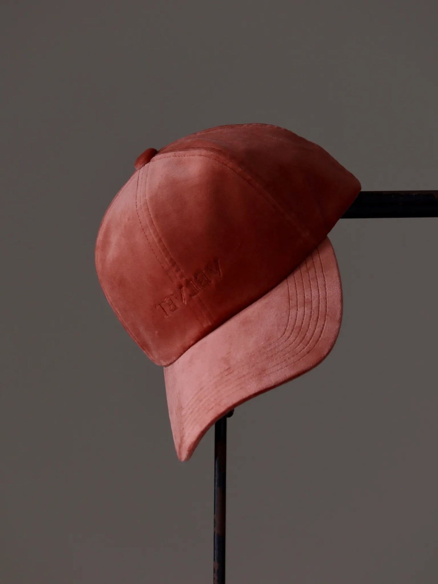 SARTO | VELVET CAP SALMON