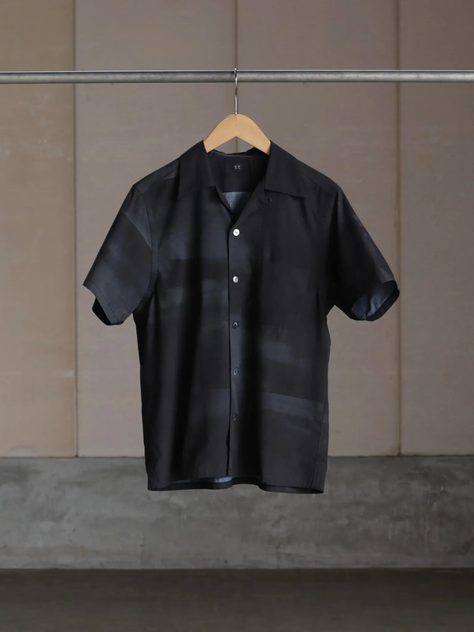 t-t-open-collar-shirt-kamisoe-print-1