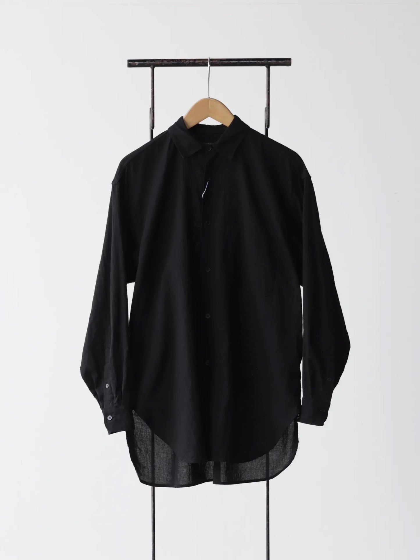 comoli-オックス-シャツ-black-1