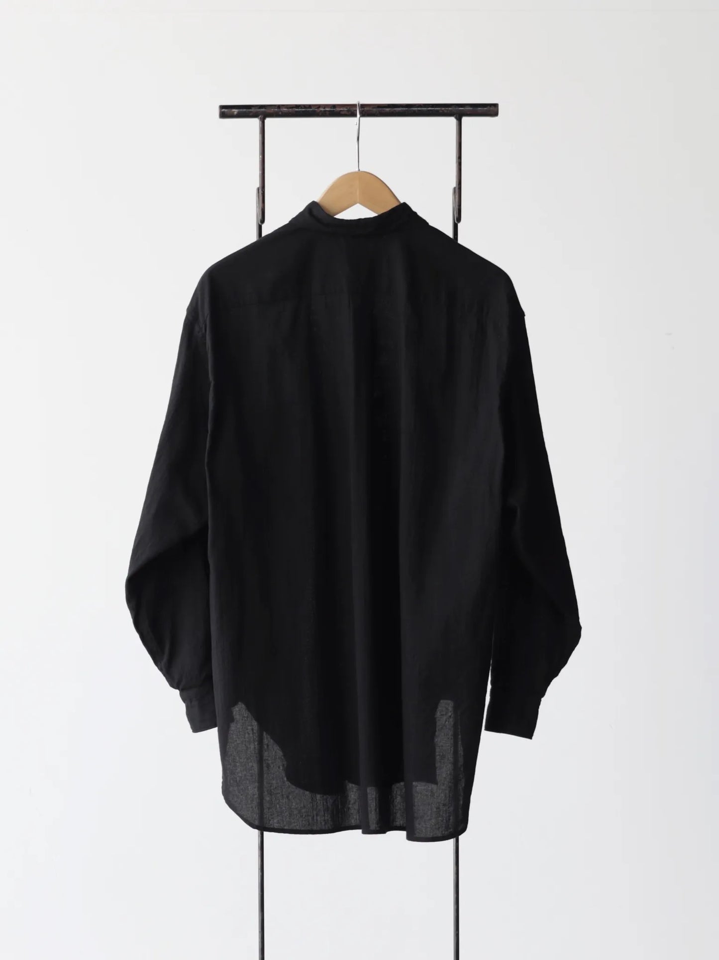 comoli-オックス-シャツ-black-2