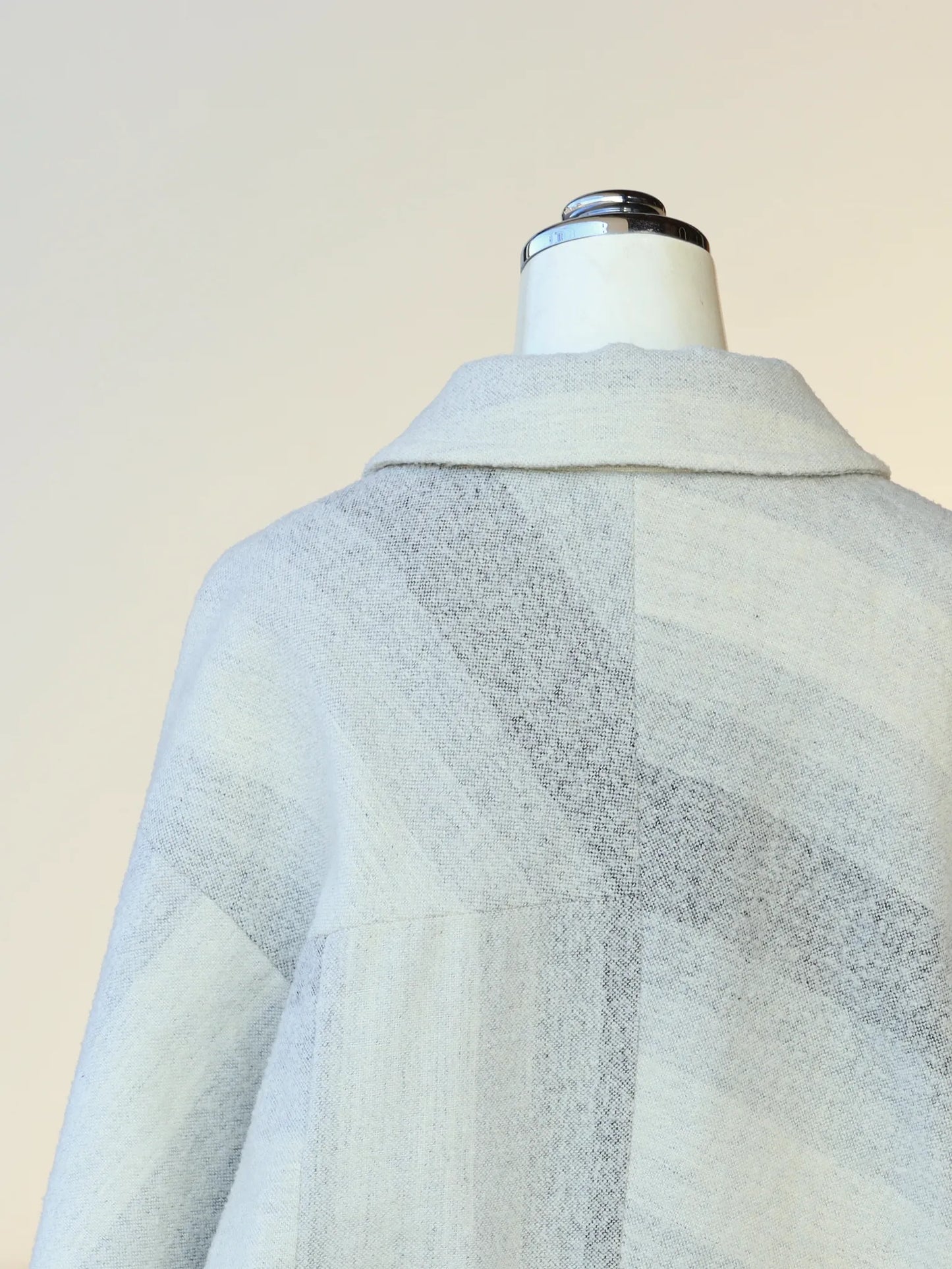 amachi. | Decomposition of Line - Coat Off White × Gray