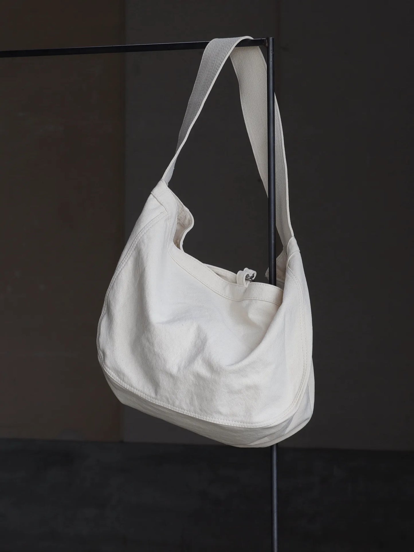 T.T LOT.004 NEWSBOY BAG Ivory | CASANOVA&CO Online Store T.T LOT.004 NEWSBOY BAG Ivory | CASANOVA&CO Online Store