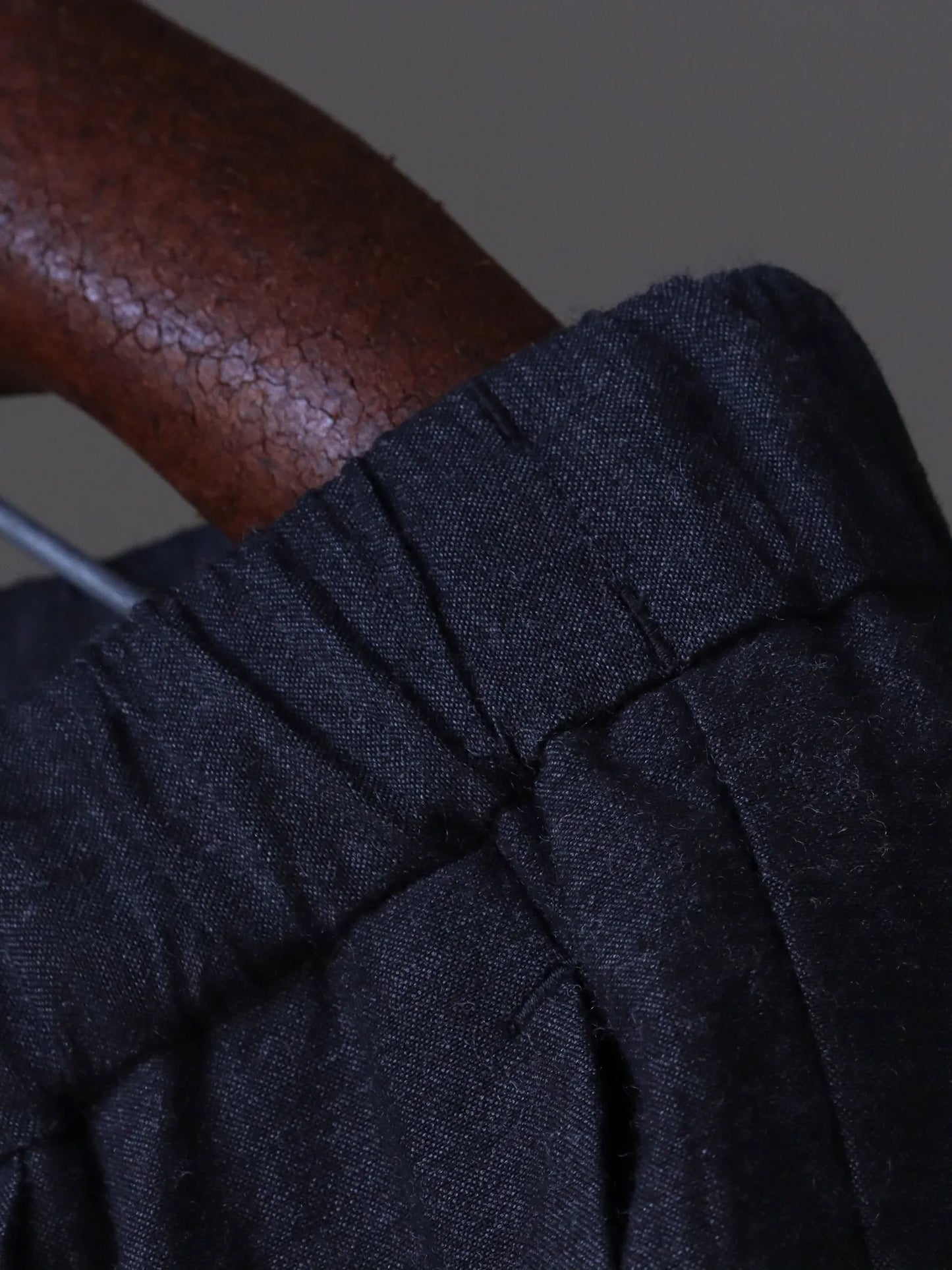 calmlence-double-pleated-easy-tapered-gry-5