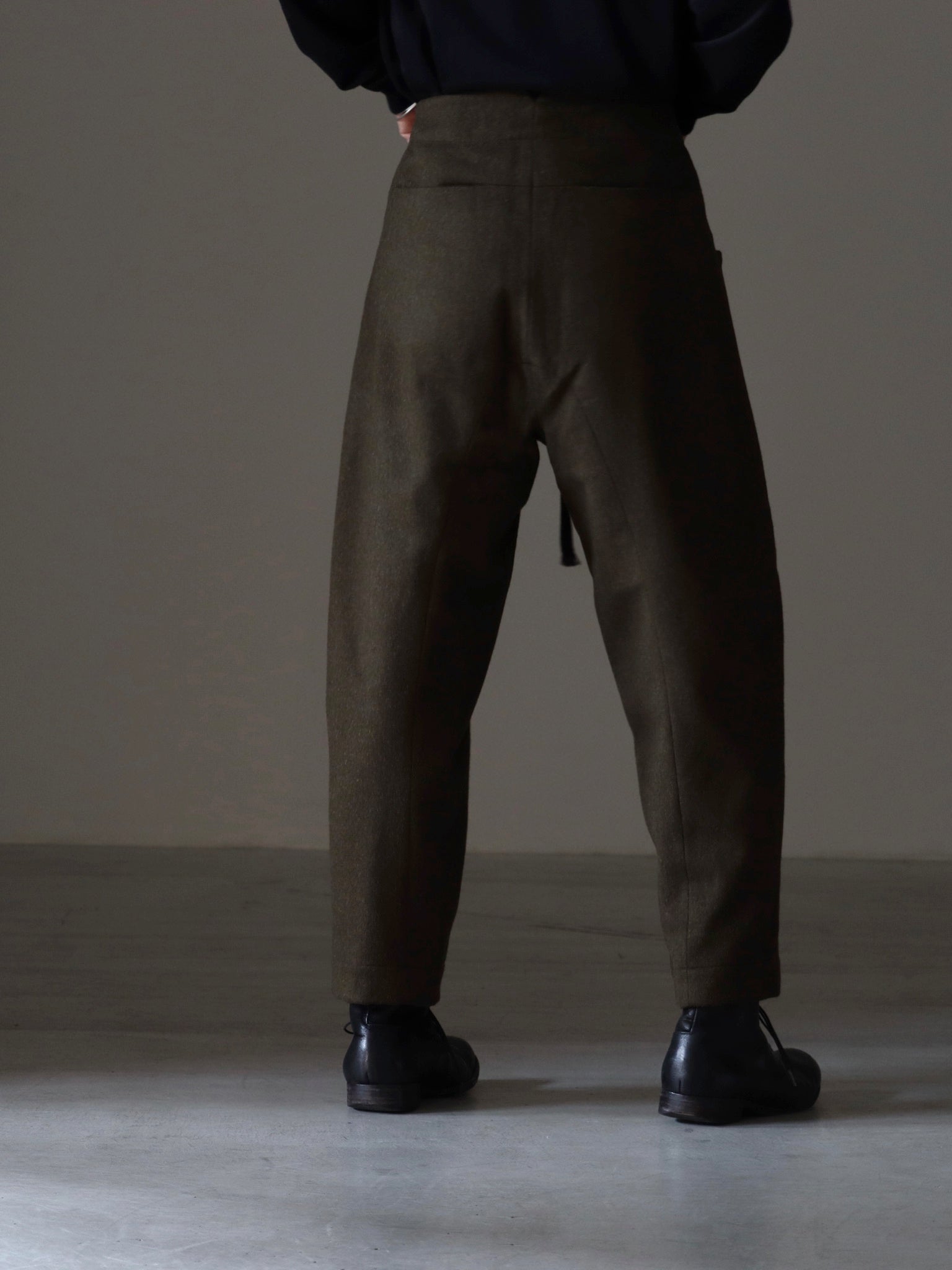 seventyfive-6-pocket-tapered-trousers-brown-olive-6