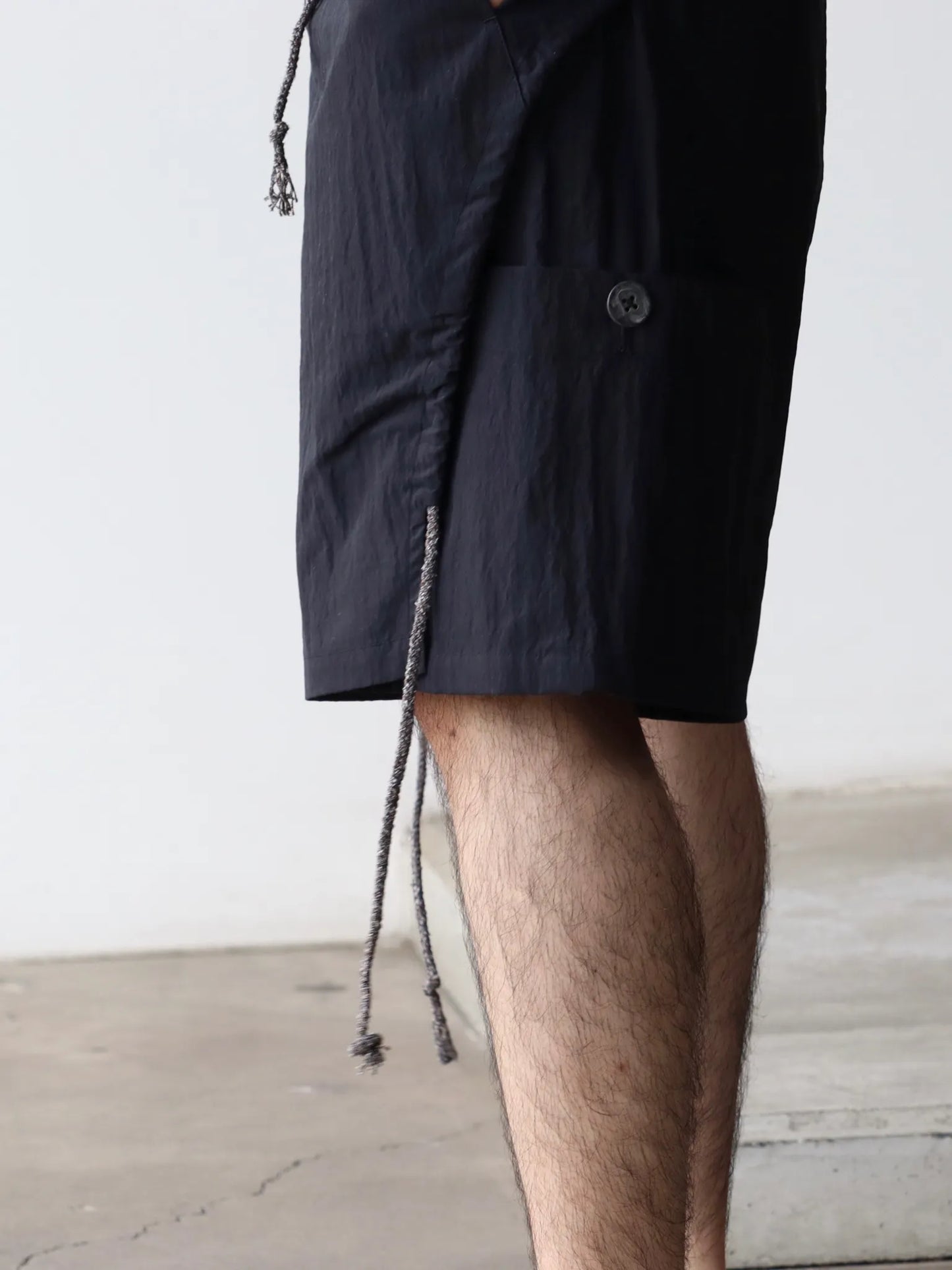amachi-erosion-line-shorts-black-4