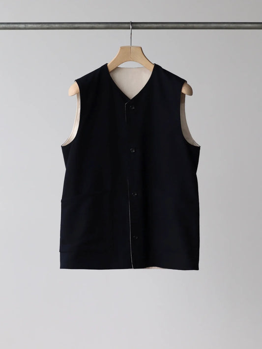 tilt-the-authentics-2-face-capacity-vest-ink-black-ecru-1