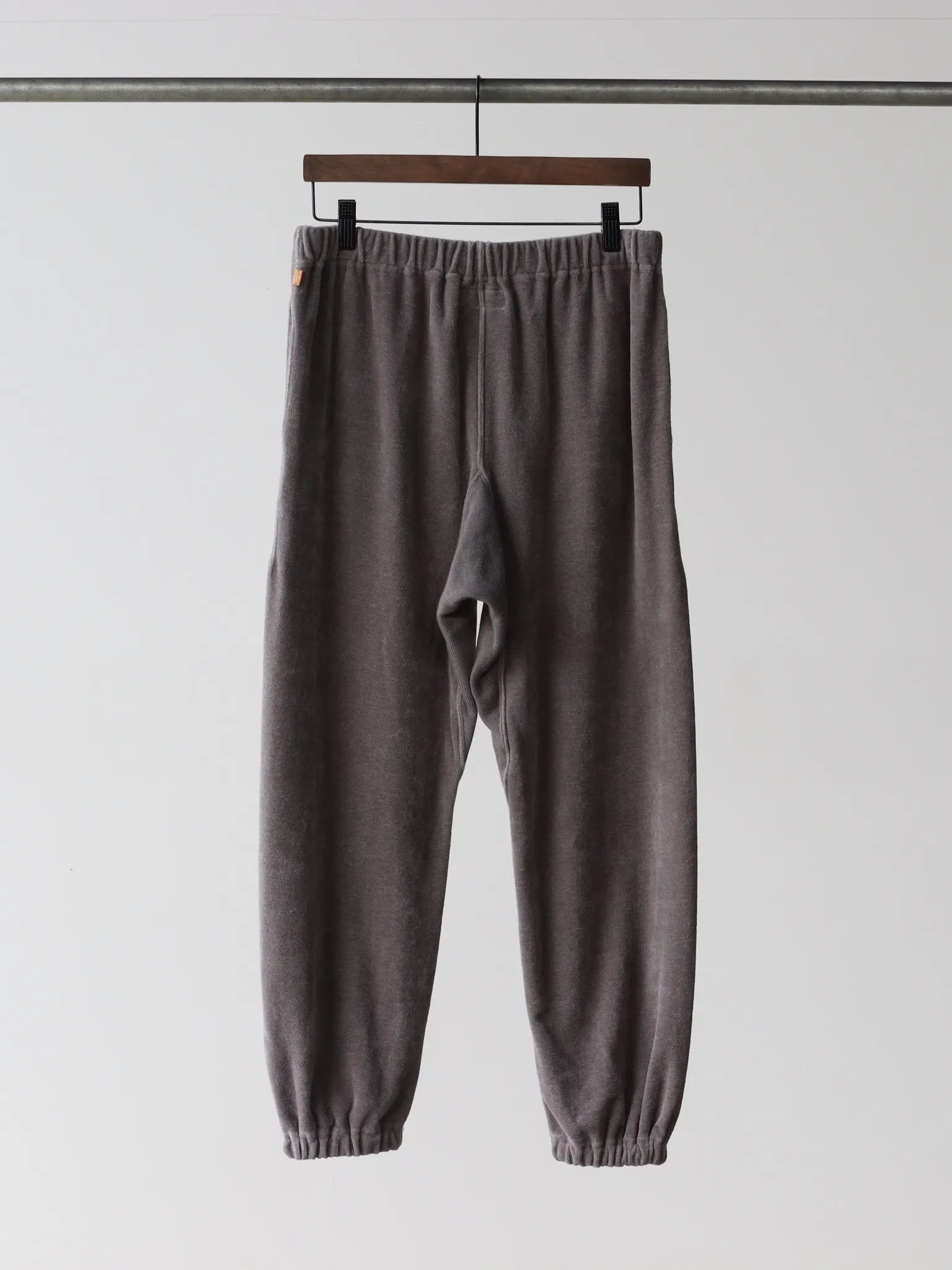 medium-sportswear-warmup-pants-velour-uneven-grey-2