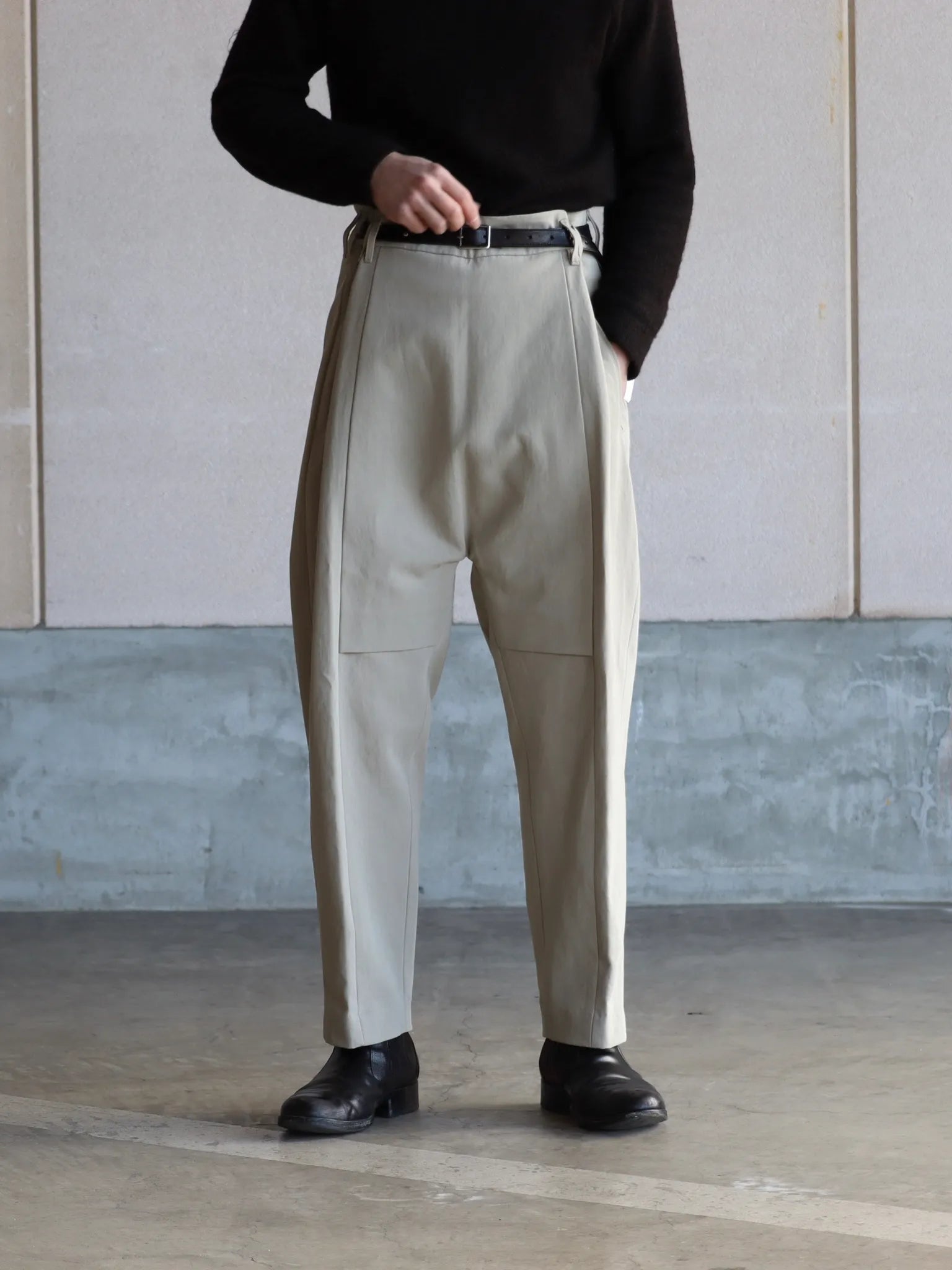 nonnotte-draping-crotch-trouser-type-a-smoke-grey-3