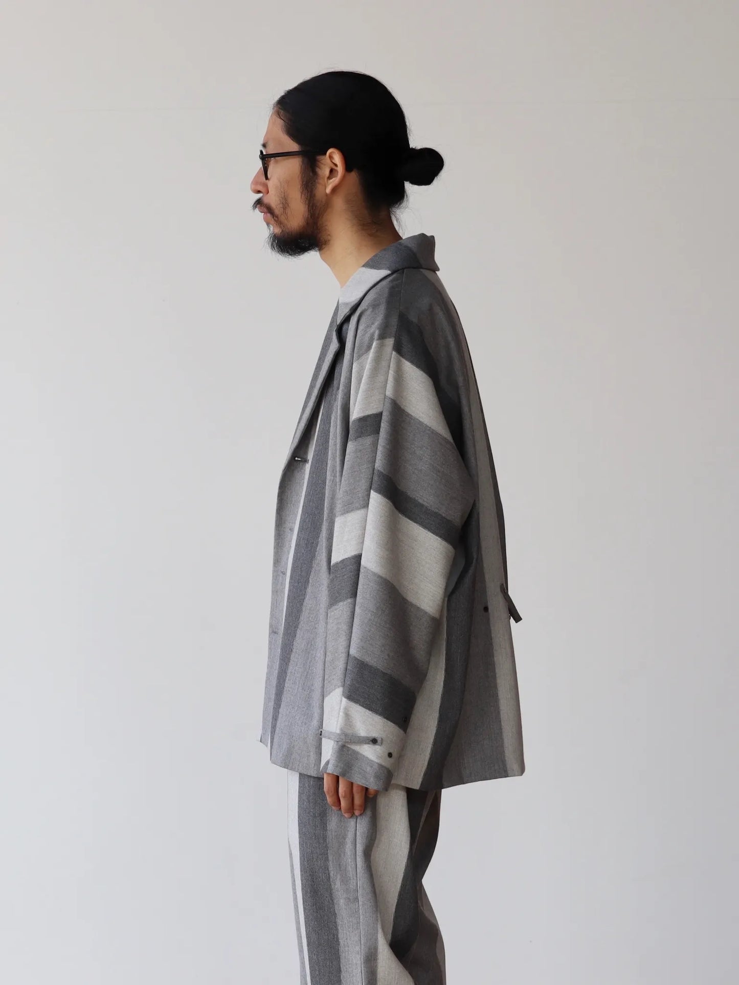 amachi-texture-fluctuation-jacket-gray-3