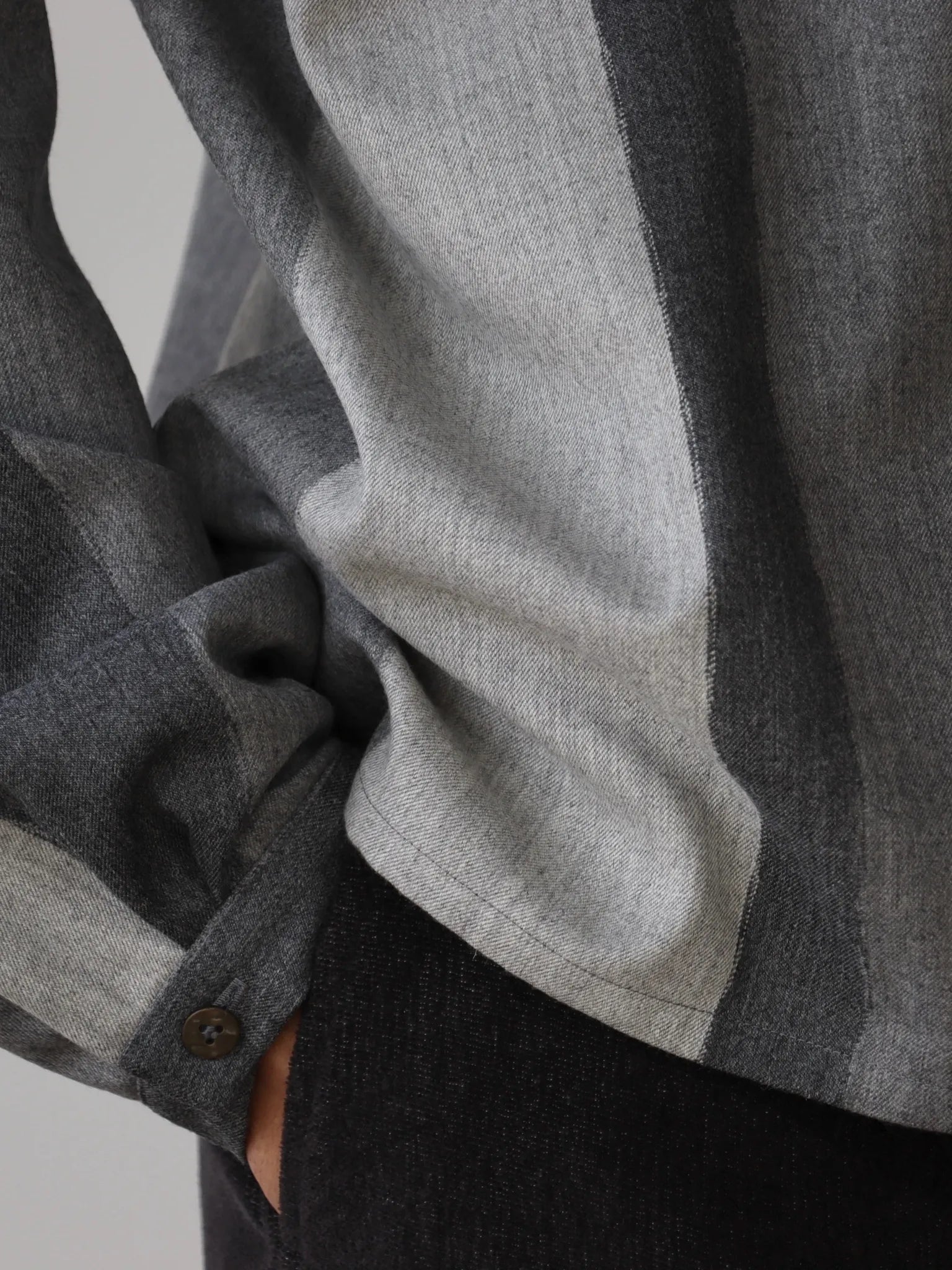 amachi. | Texture Fluctuation Shirt Gray