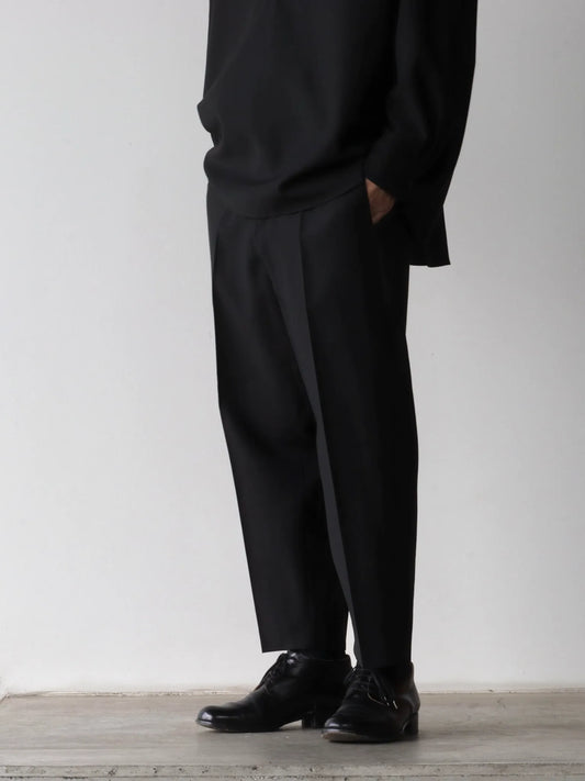 graphpaper-wool-cupro-cropped-trousers-black-1